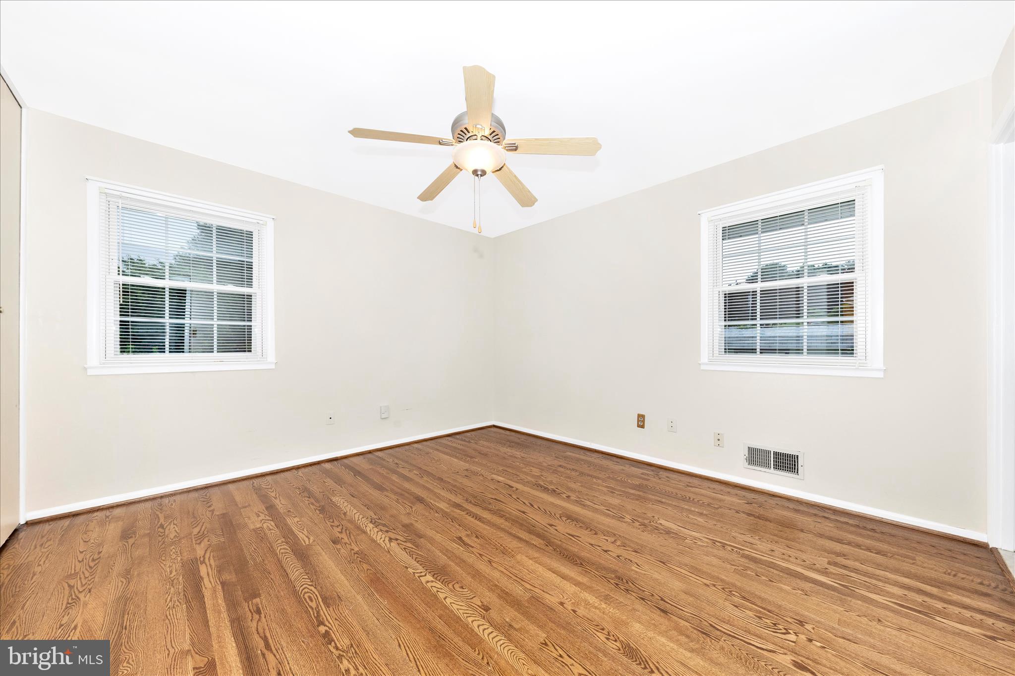 LAWNDALE ACRES - Residential