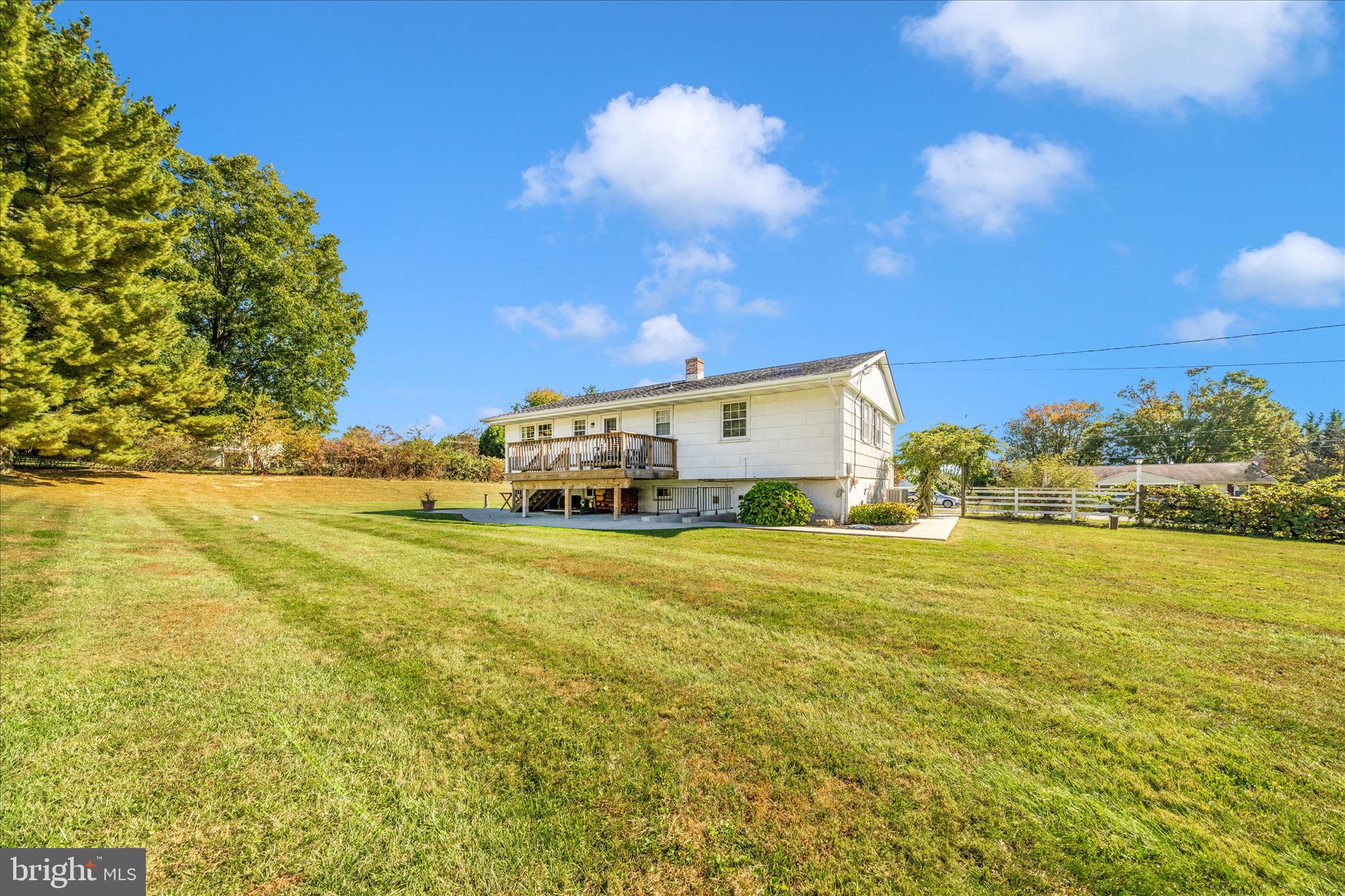 LAWNDALE ACRES - Residential