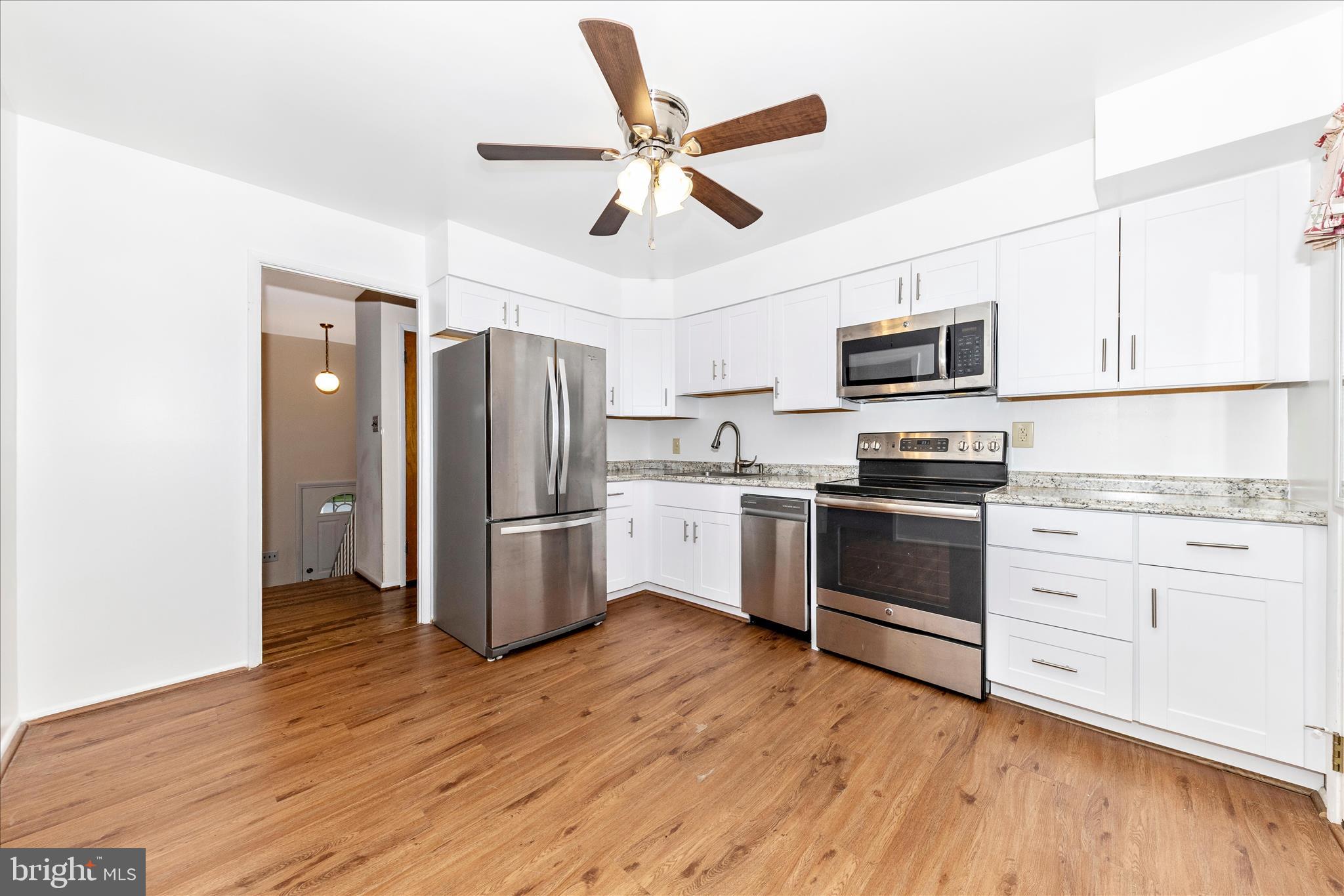 LAWNDALE ACRES - Residential