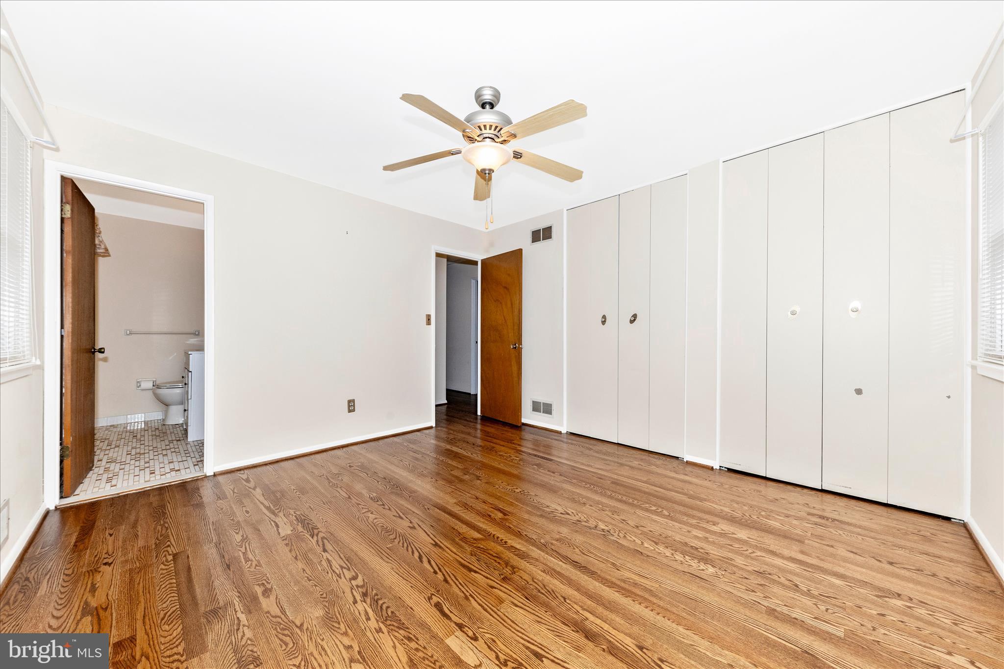 LAWNDALE ACRES - Residential