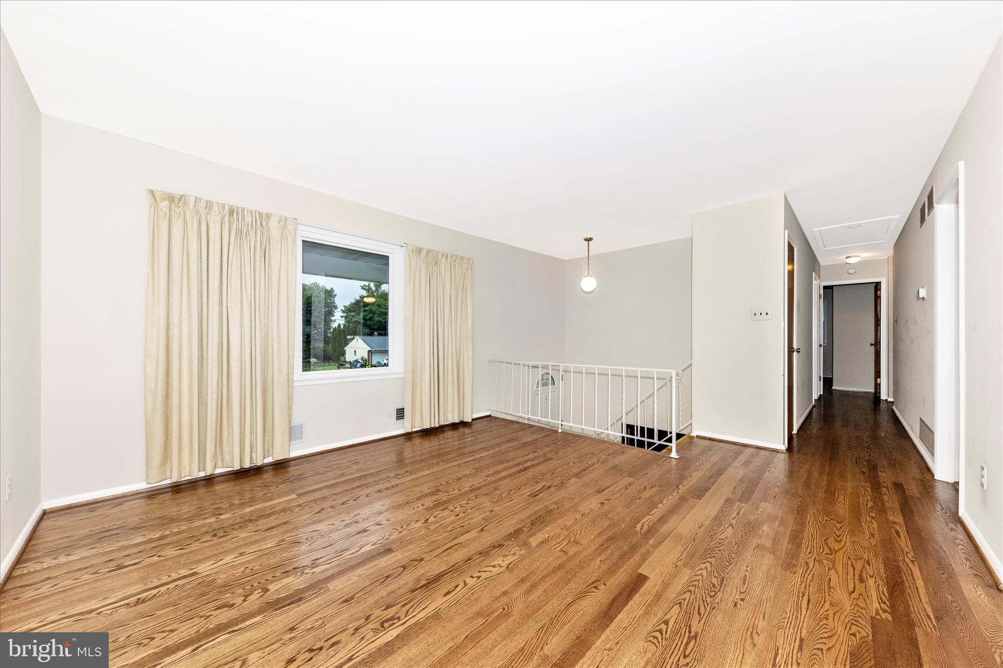 LAWNDALE ACRES - Residential