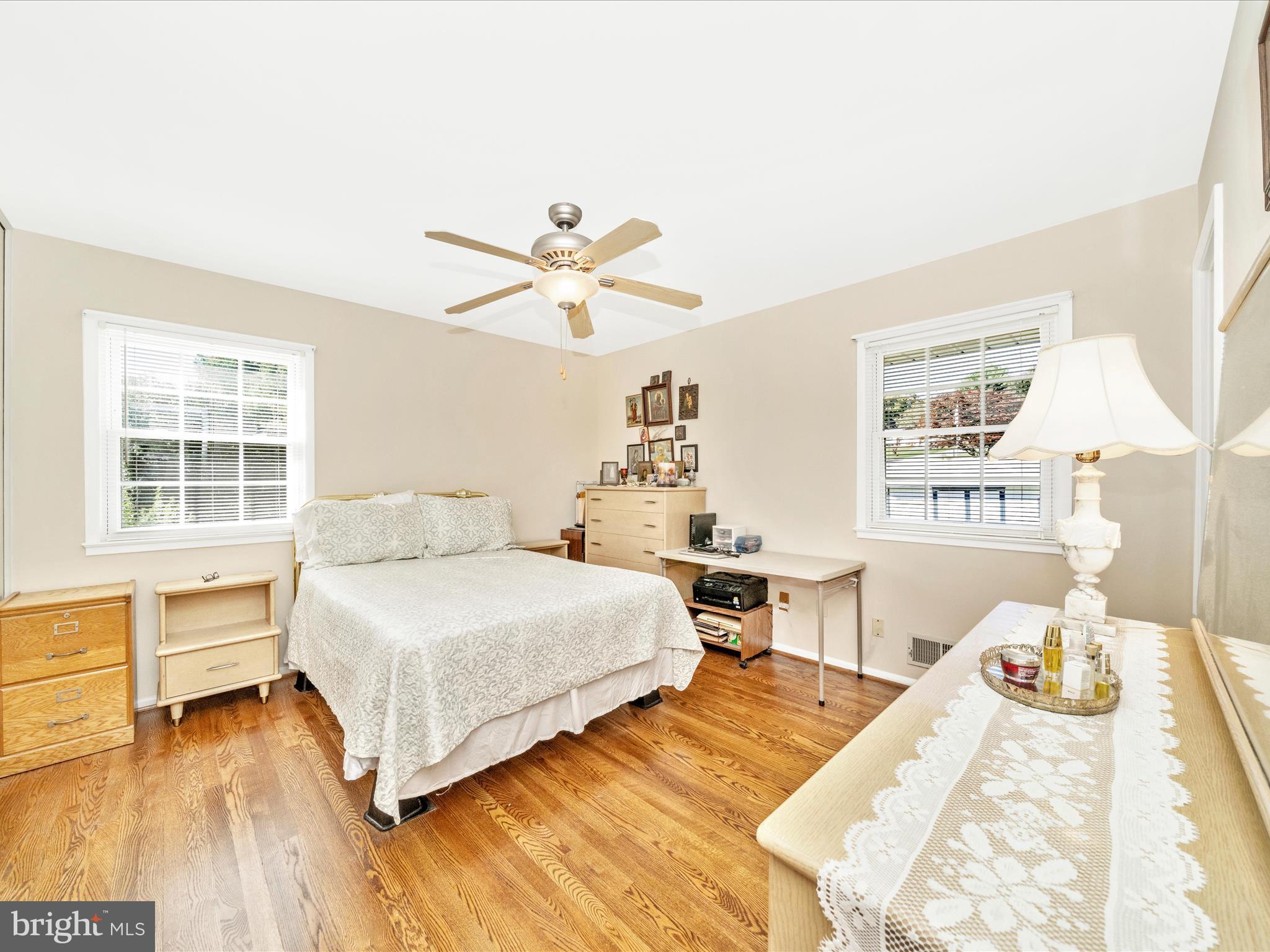 LAWNDALE ACRES - Residential