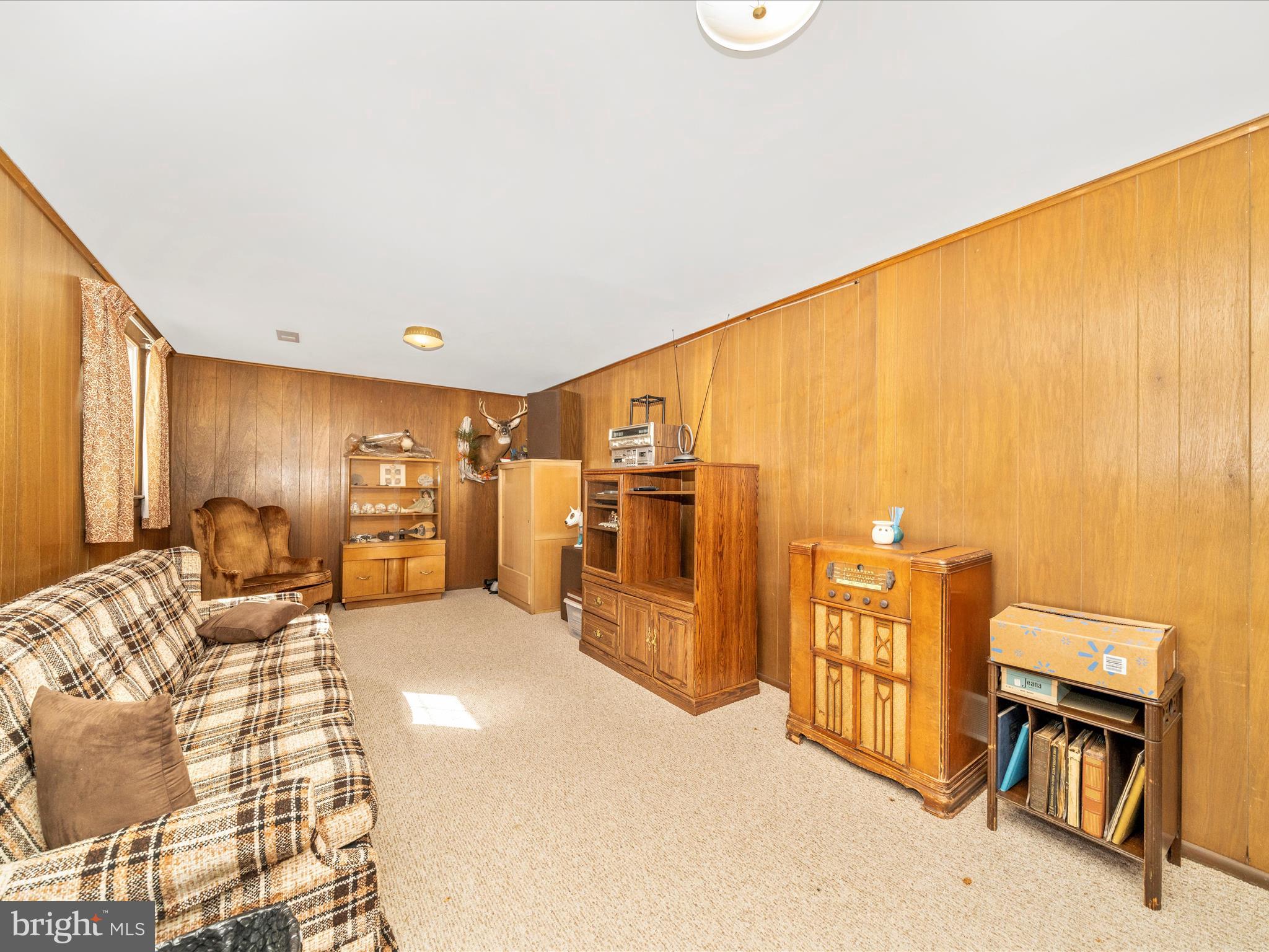 LAWNDALE ACRES - Residential