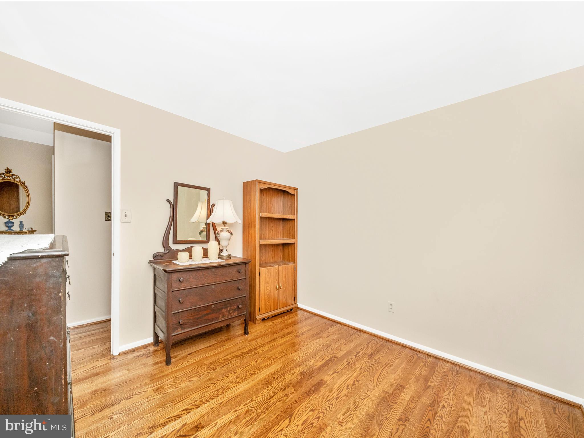 LAWNDALE ACRES - Residential