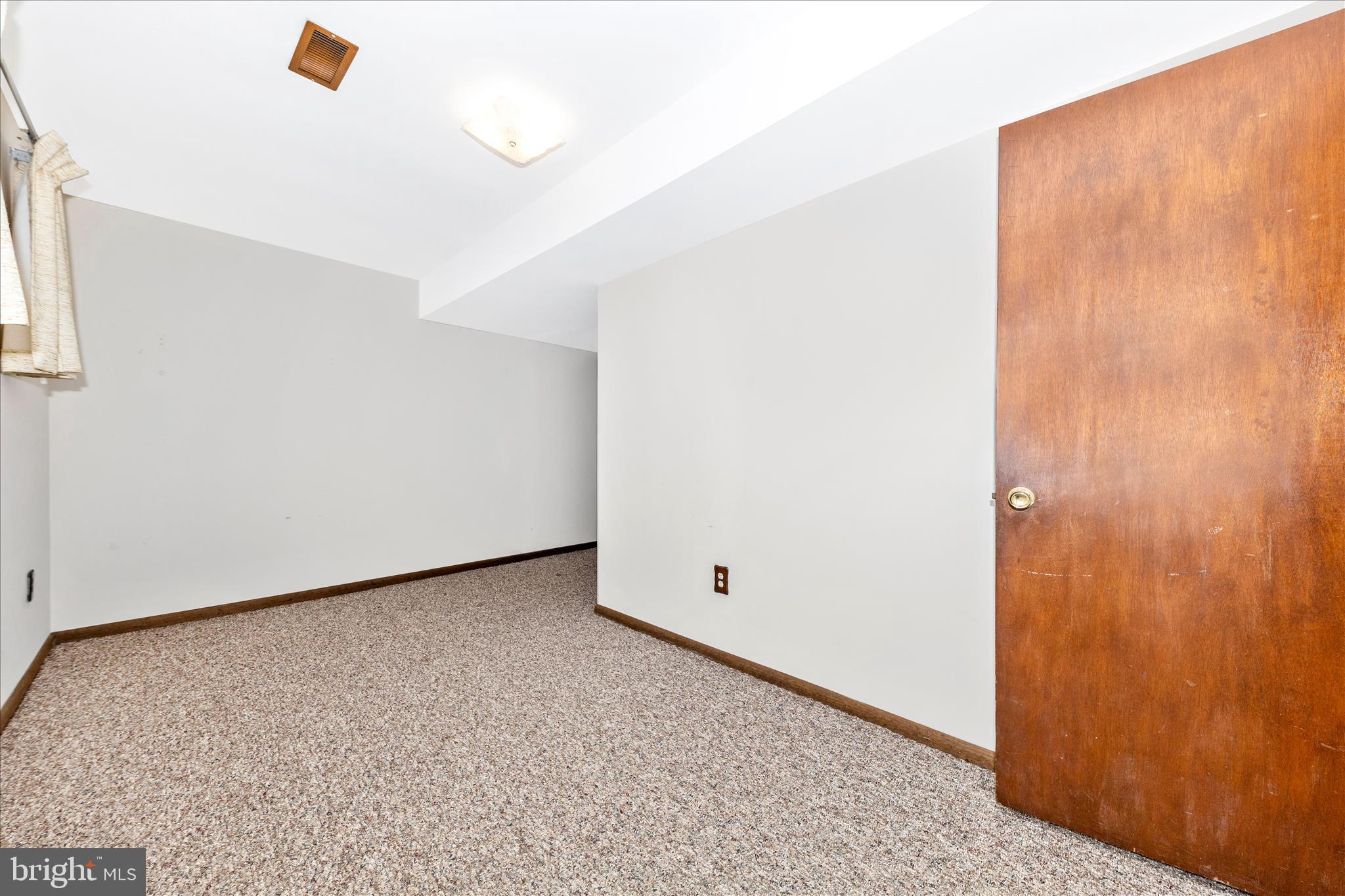 LAWNDALE ACRES - Residential