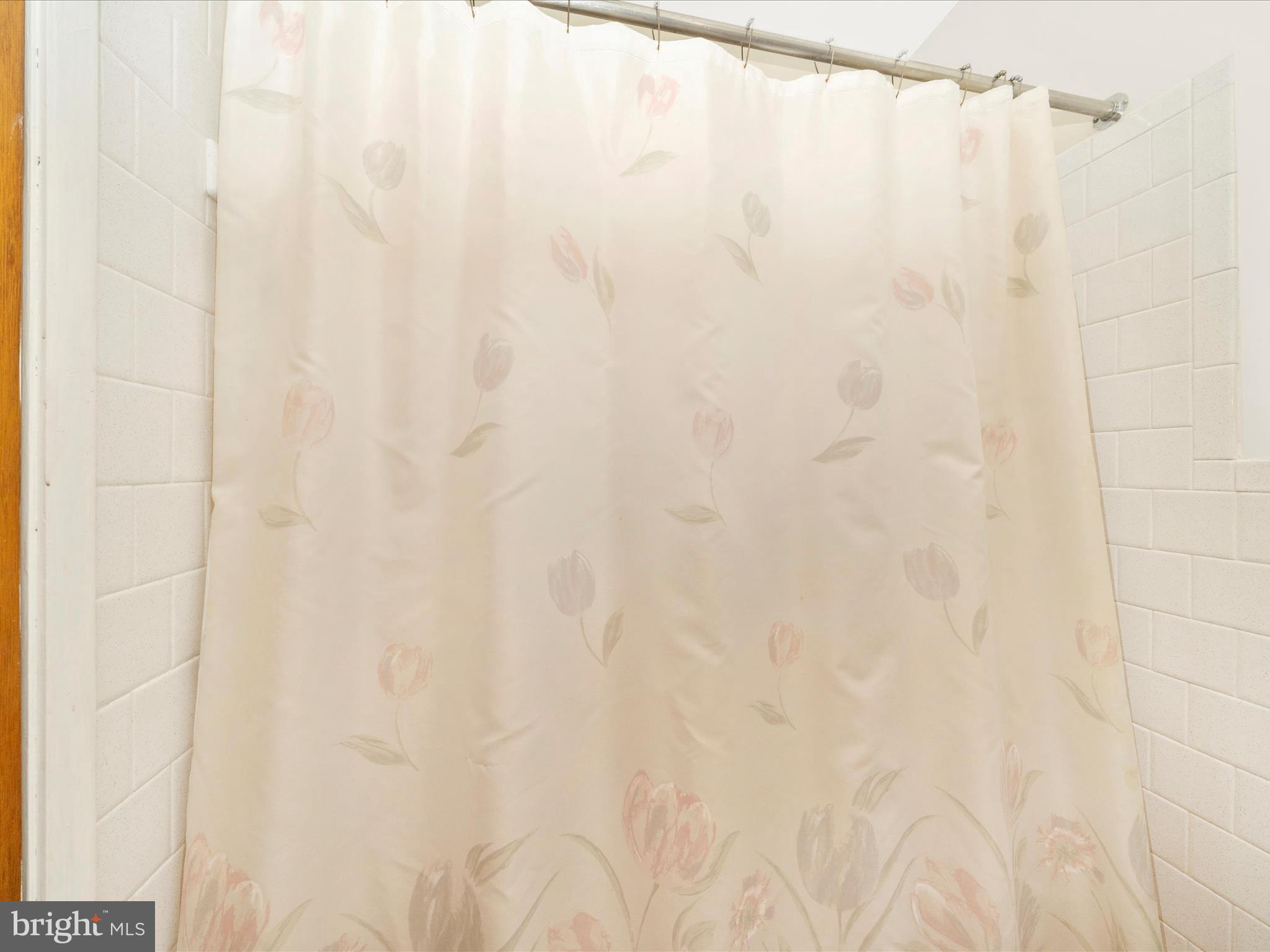 LAWNDALE ACRES - Residential