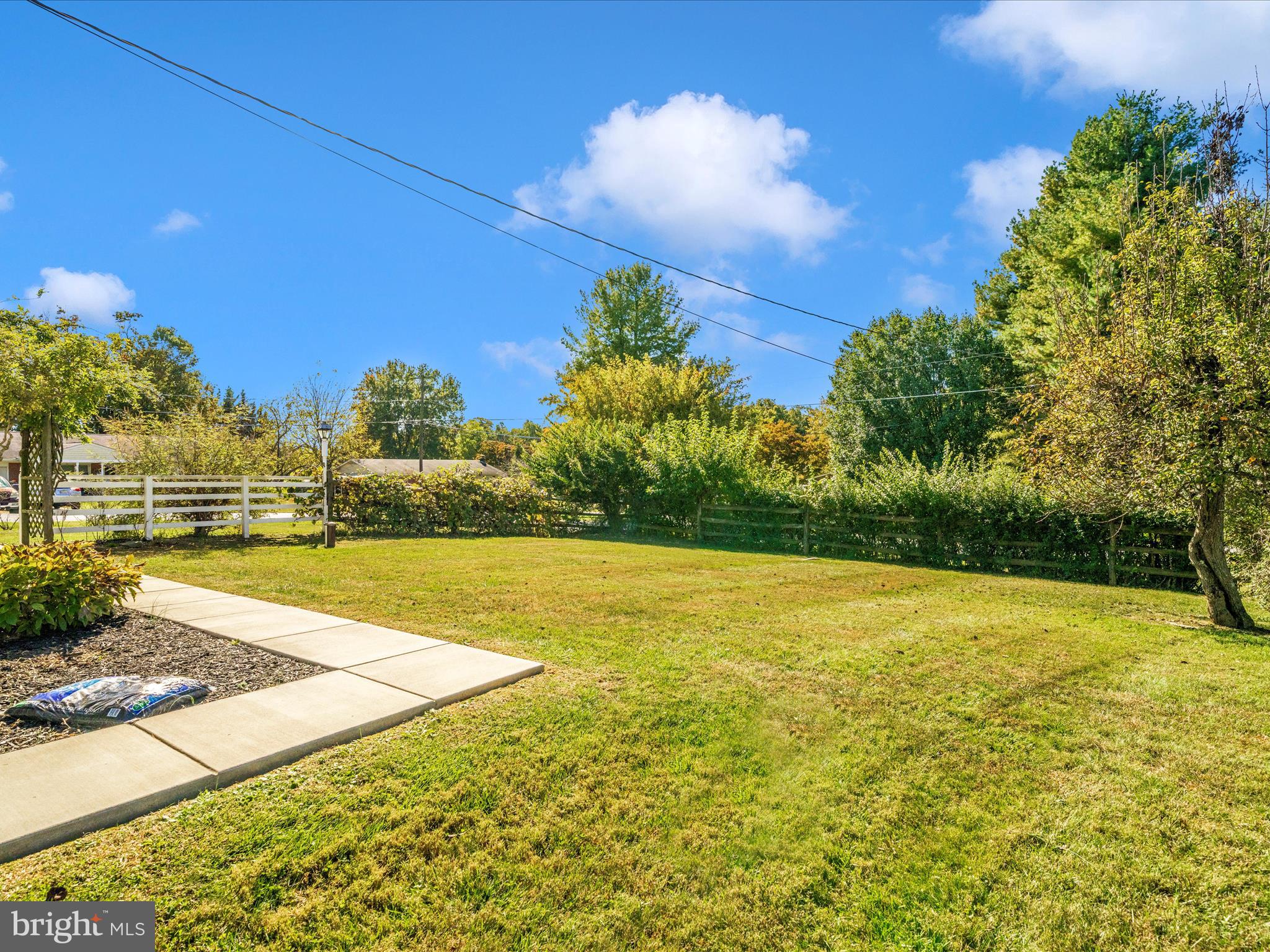 LAWNDALE ACRES - Residential