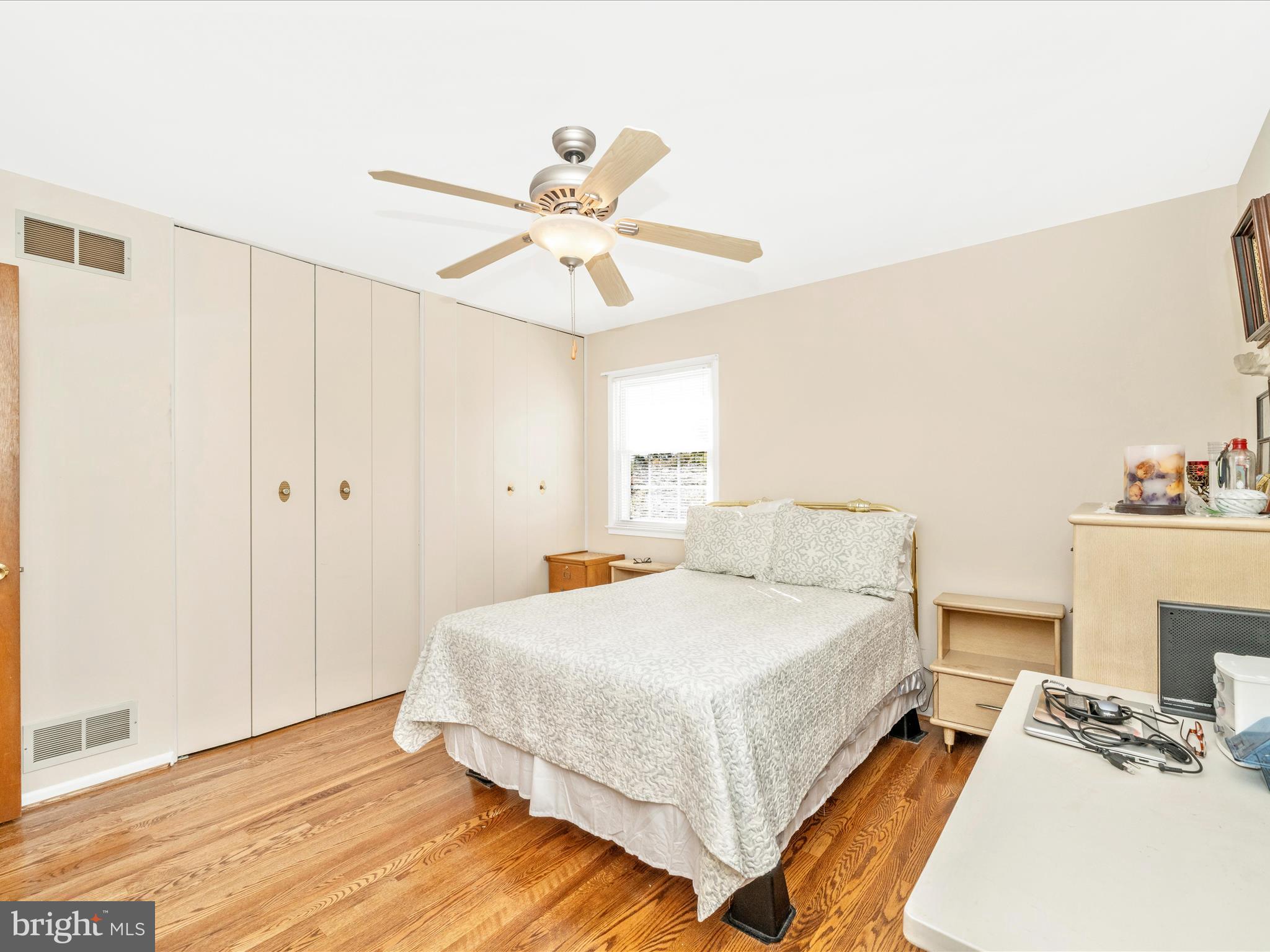 LAWNDALE ACRES - Residential