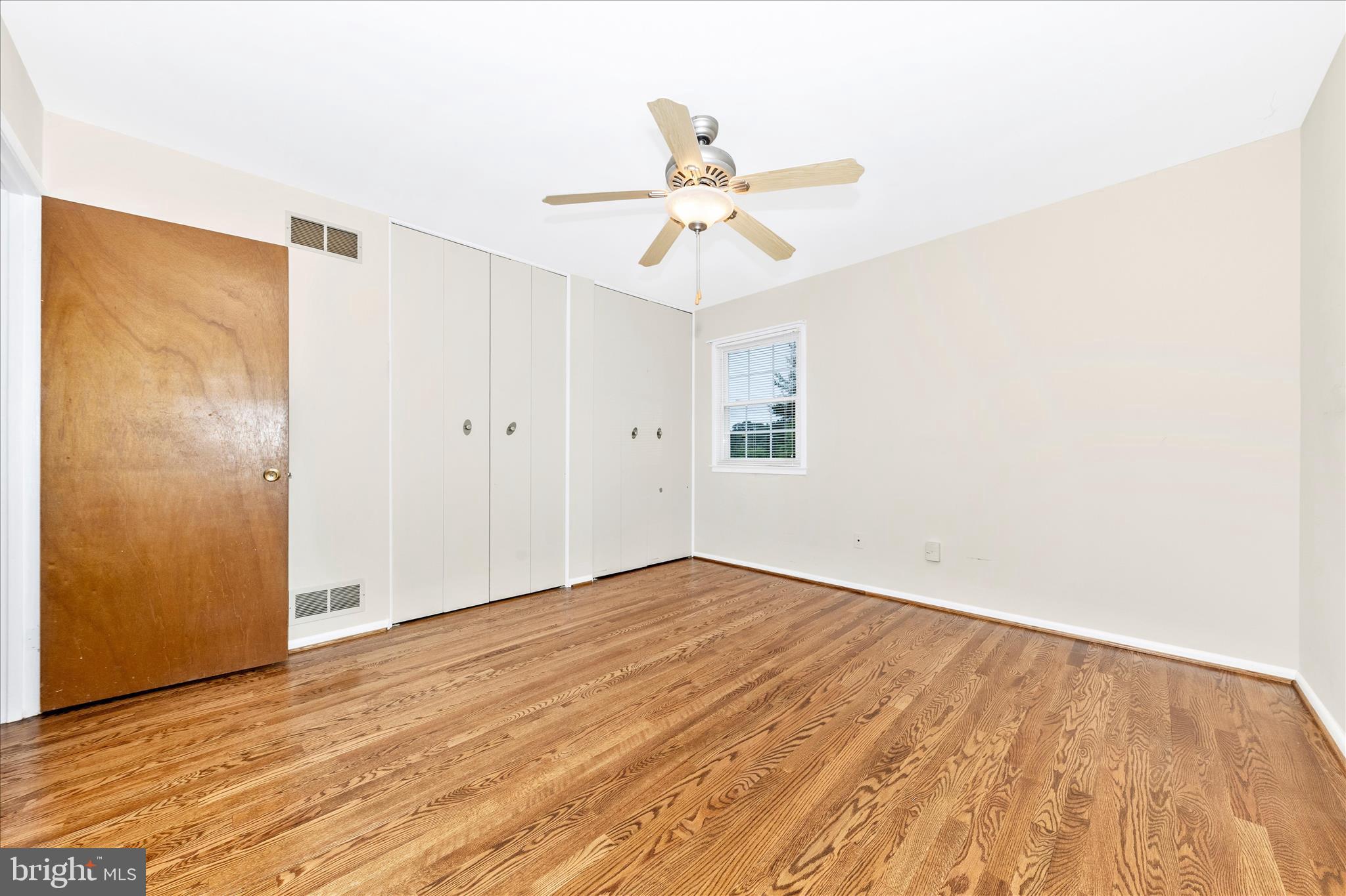 LAWNDALE ACRES - Residential