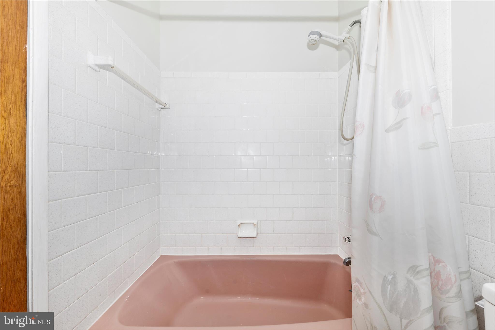 LAWNDALE ACRES - Residential