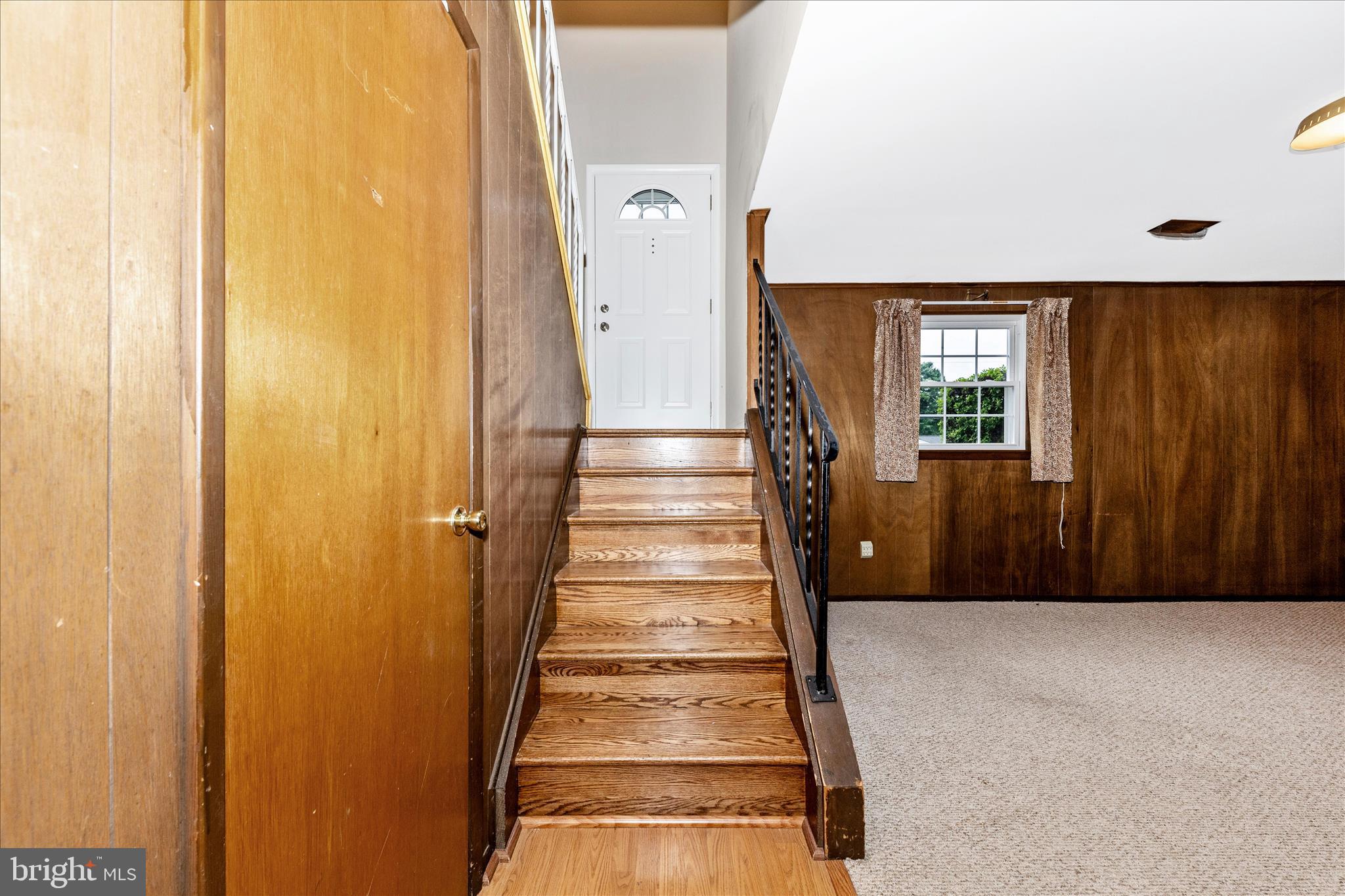 LAWNDALE ACRES - Residential