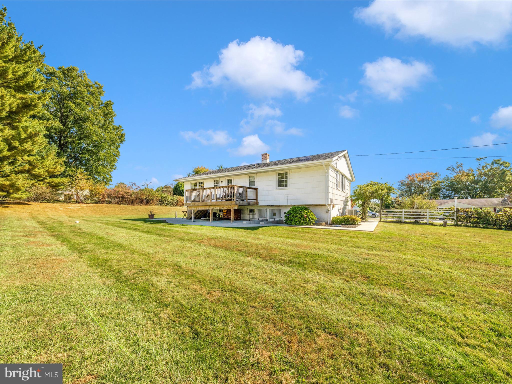 LAWNDALE ACRES - Residential