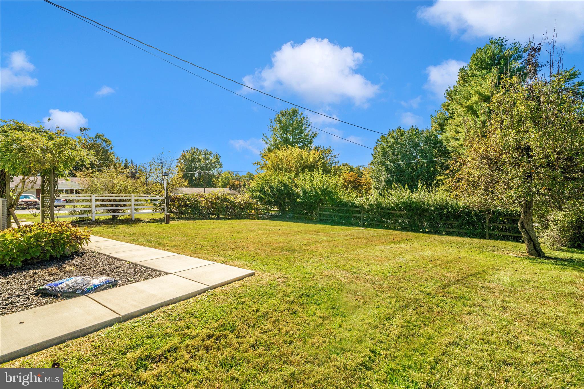 LAWNDALE ACRES - Residential