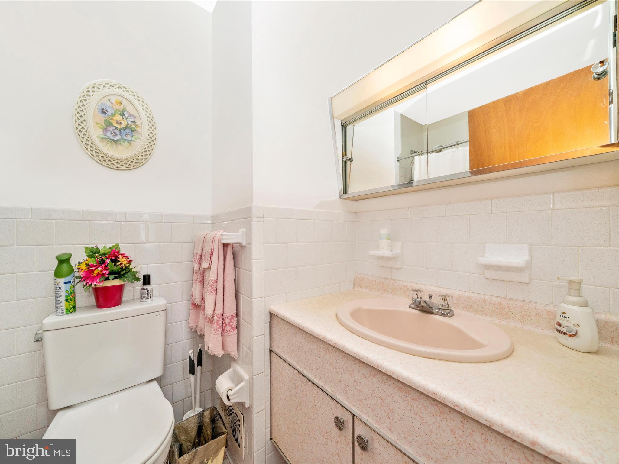 LAWNDALE ACRES - Residential