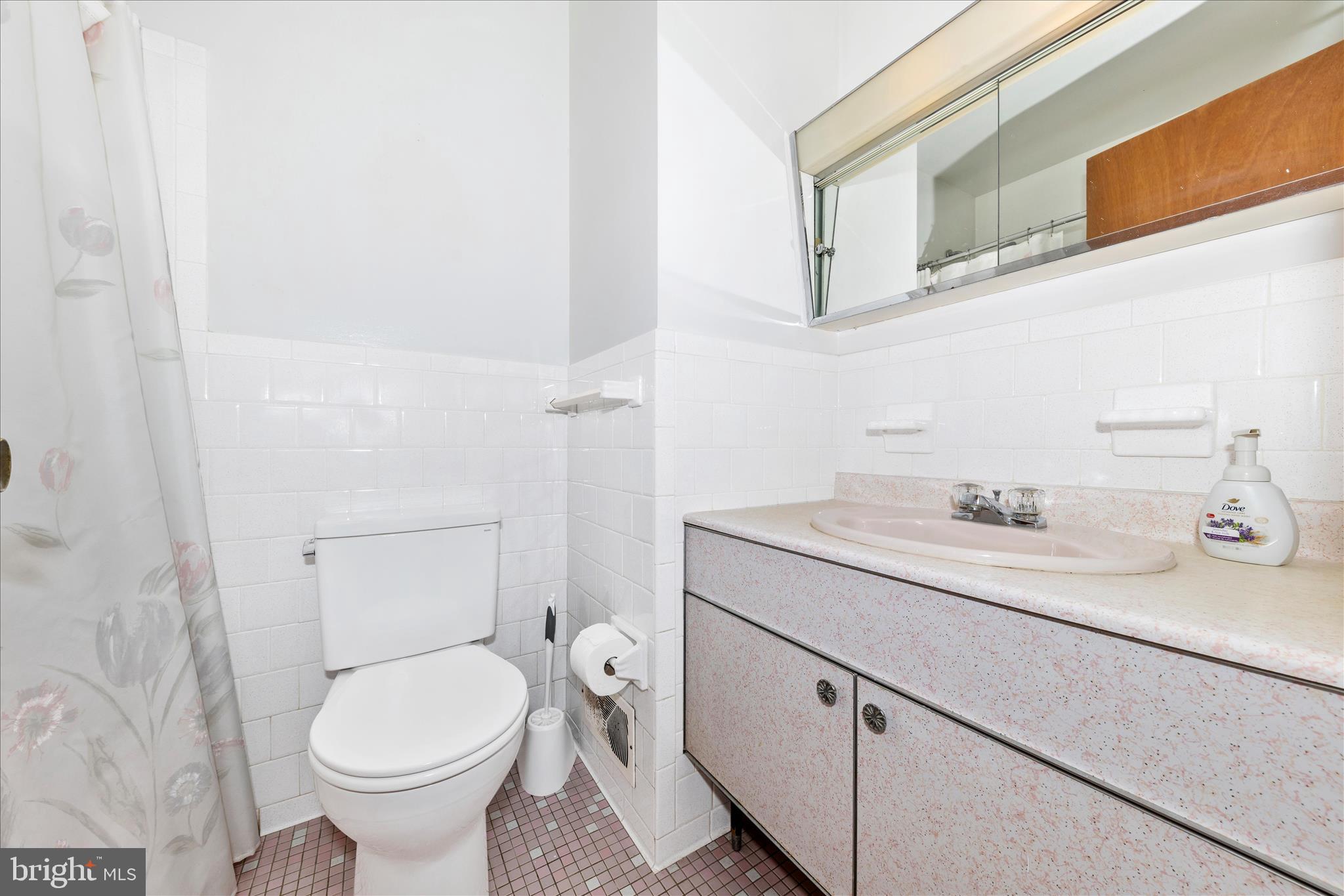 LAWNDALE ACRES - Residential