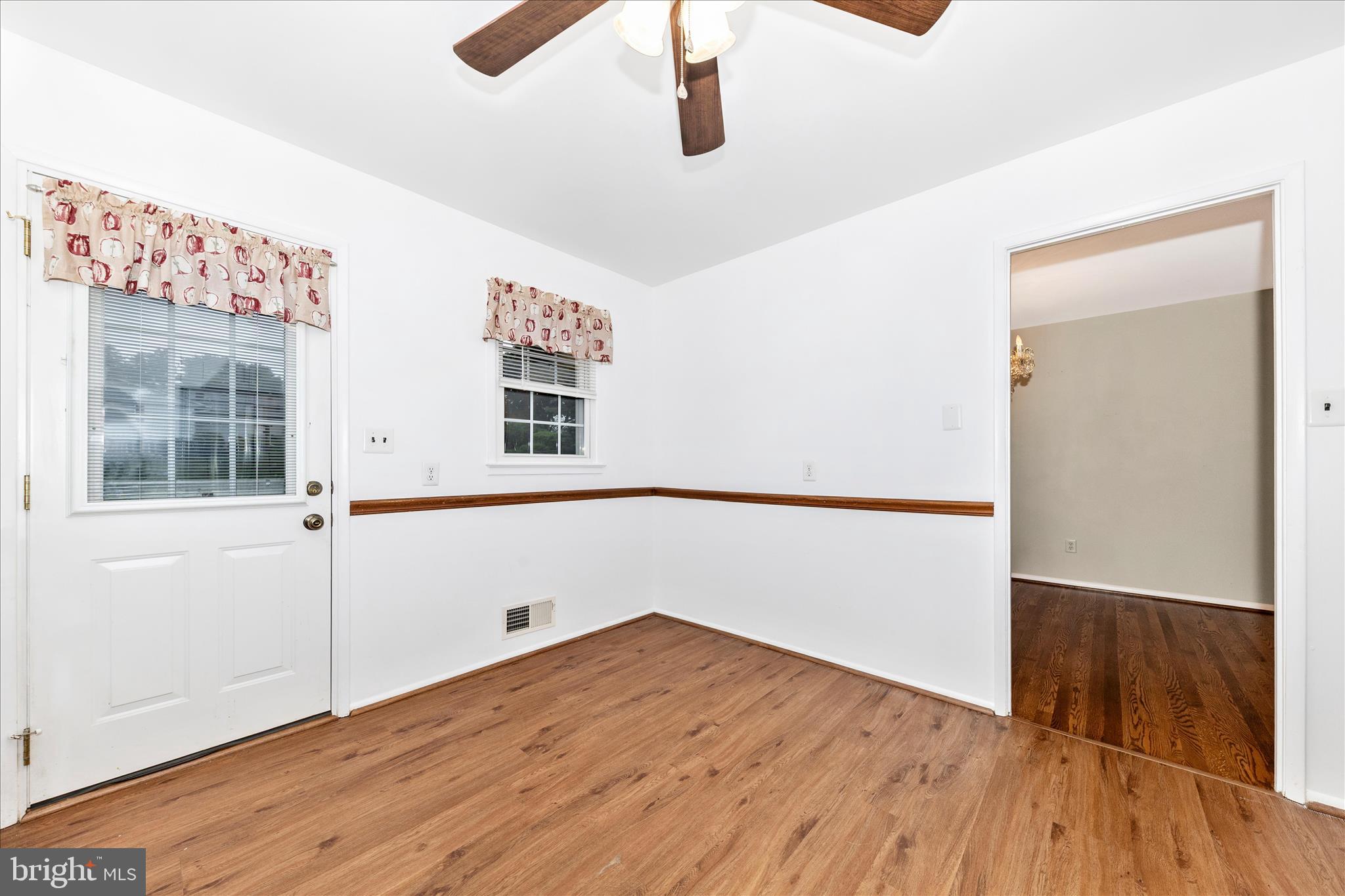 LAWNDALE ACRES - Residential
