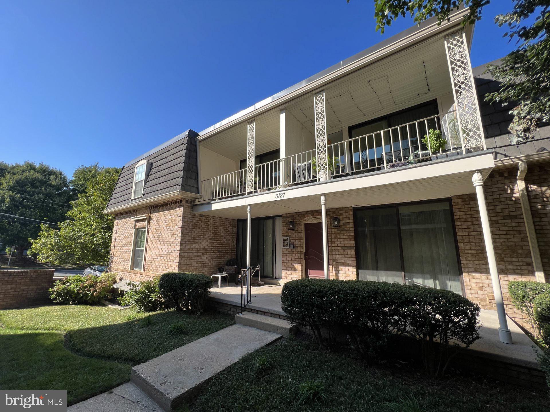 CHATEAUX CONDO - Residential Lease