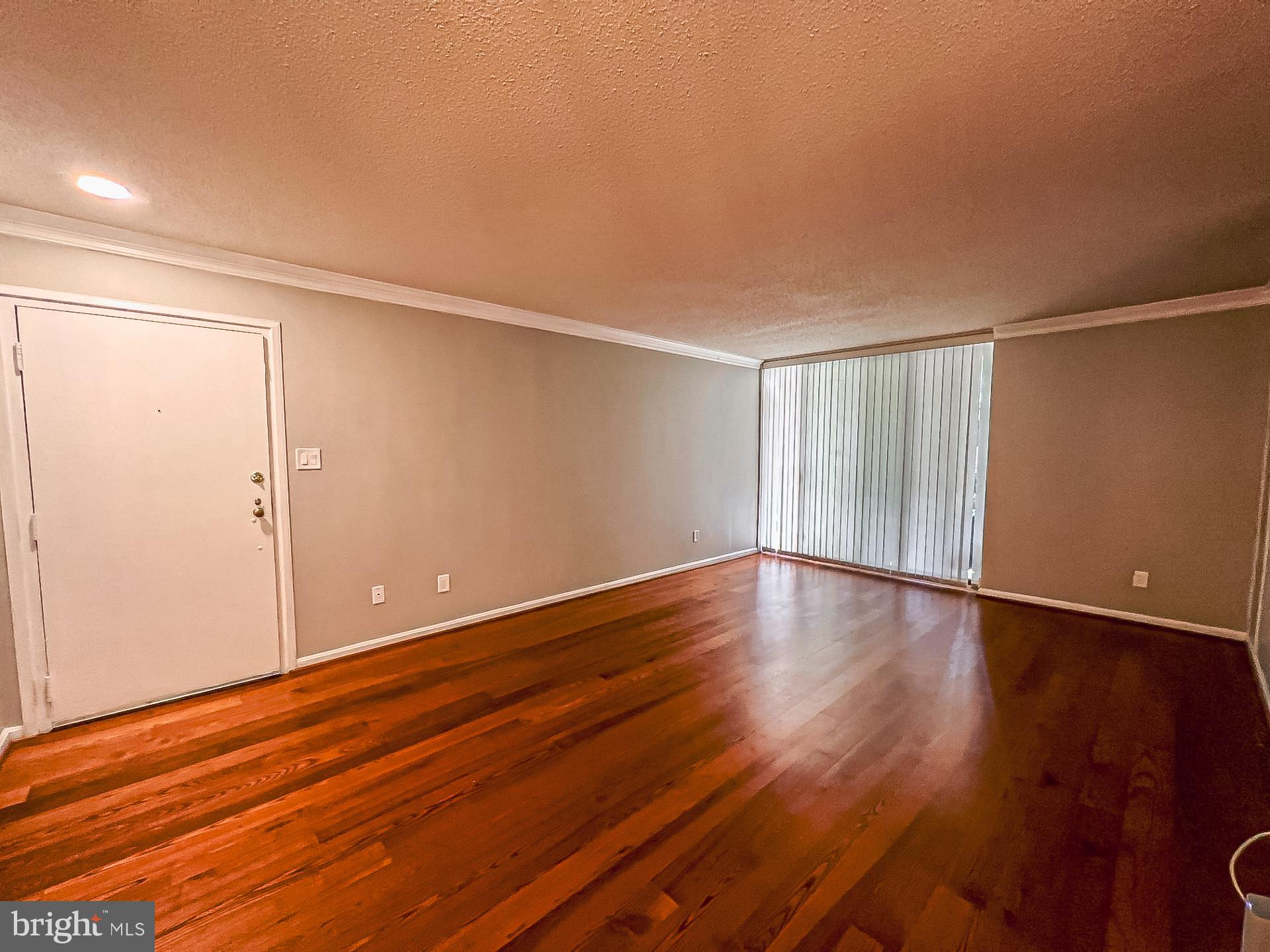 CHATEAUX CONDO - Residential Lease