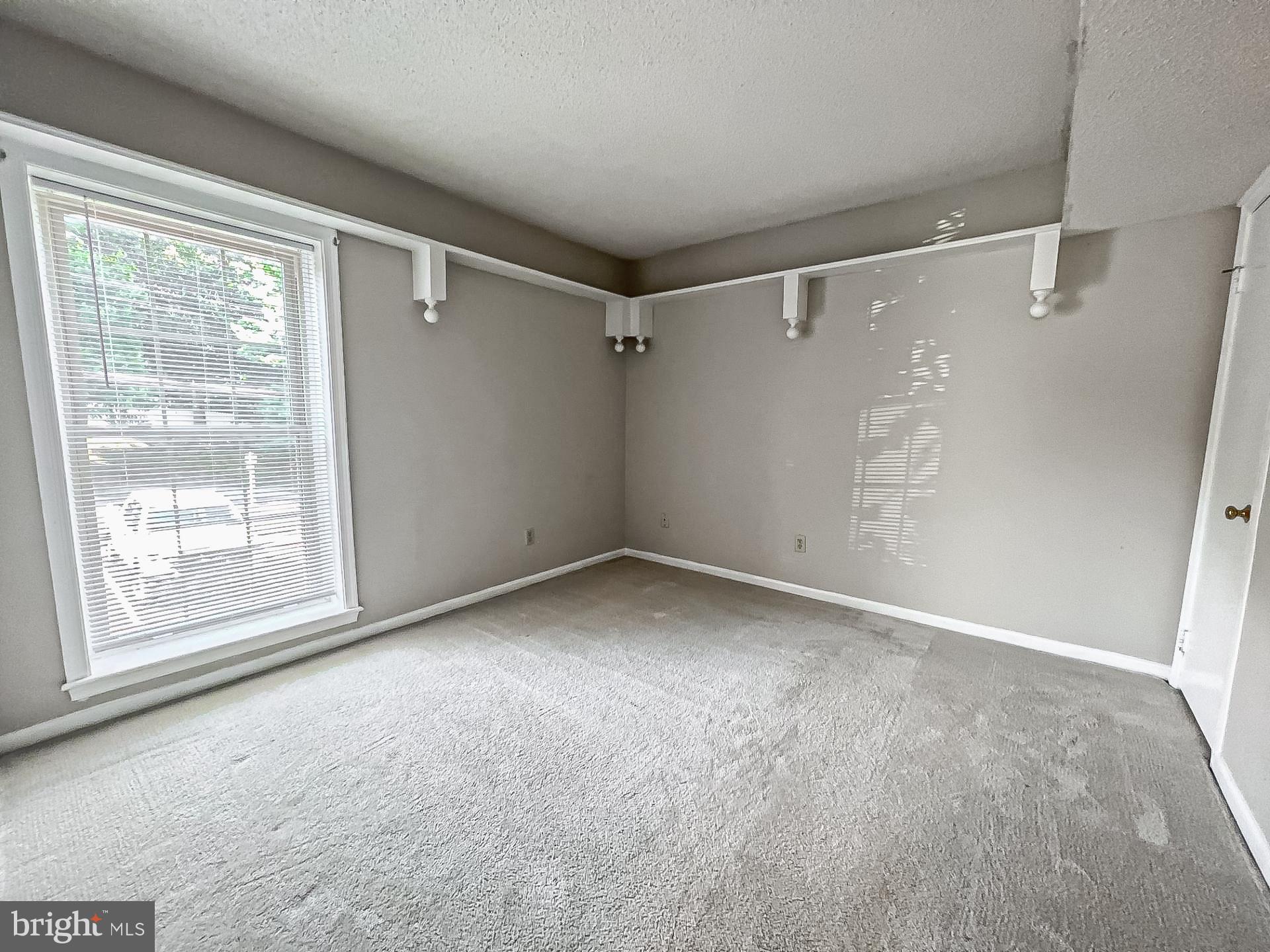 CHATEAUX CONDO - Residential Lease