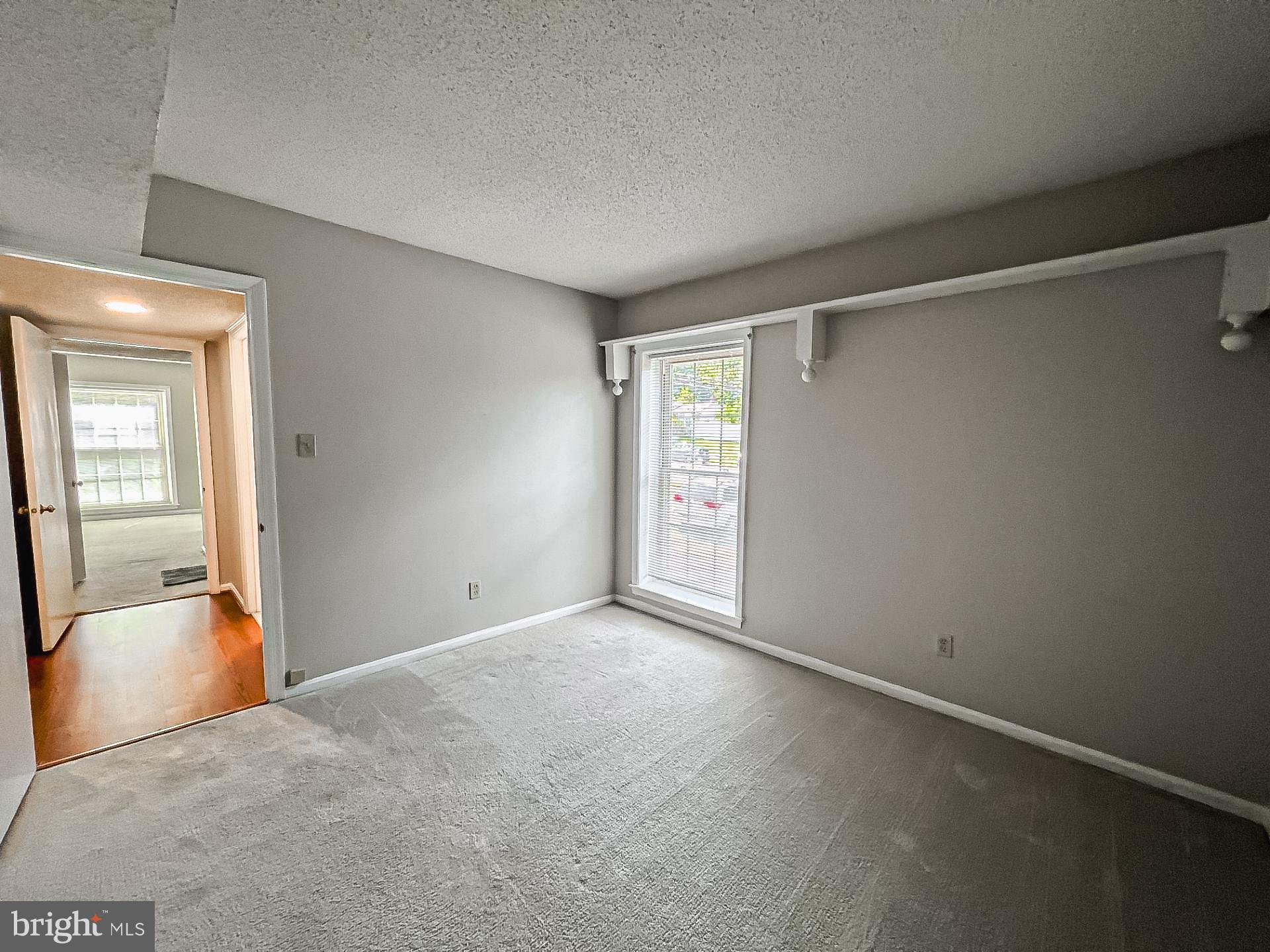 CHATEAUX CONDO - Residential Lease