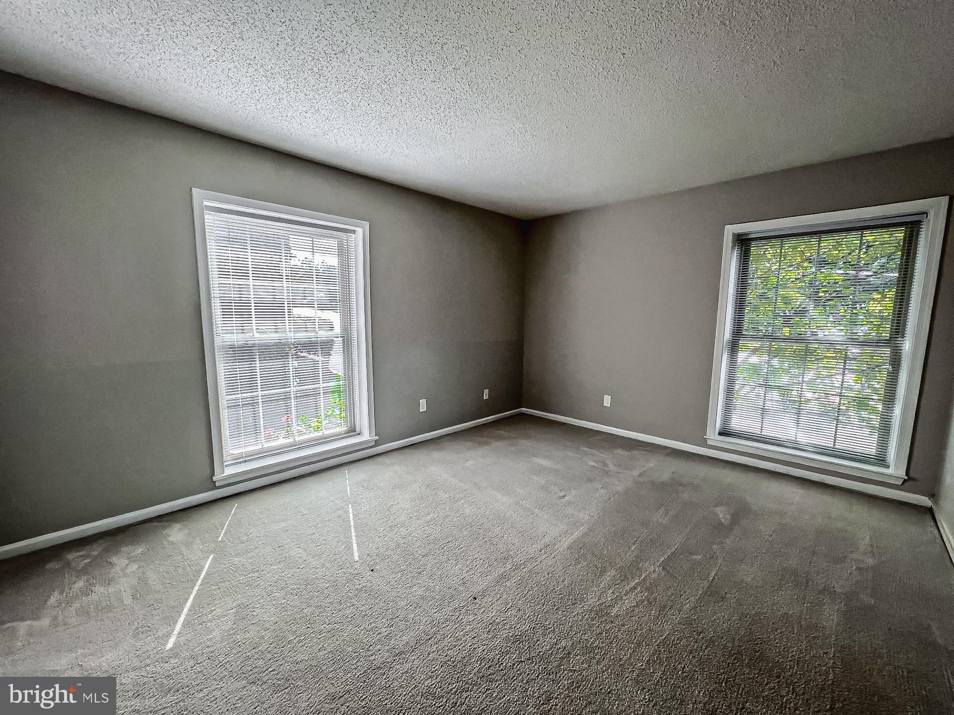 CHATEAUX CONDO - Residential Lease