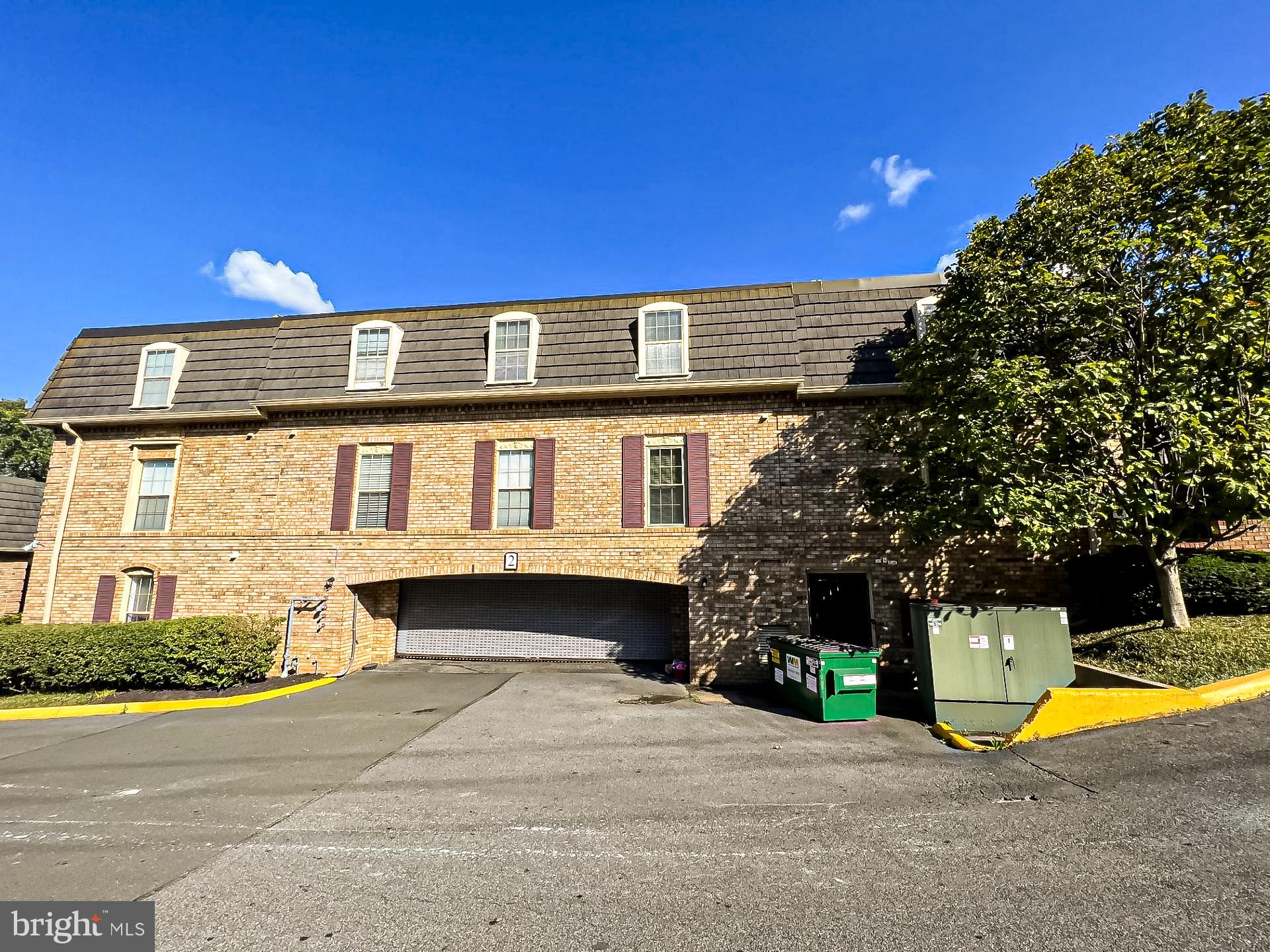 CHATEAUX CONDO - Residential Lease