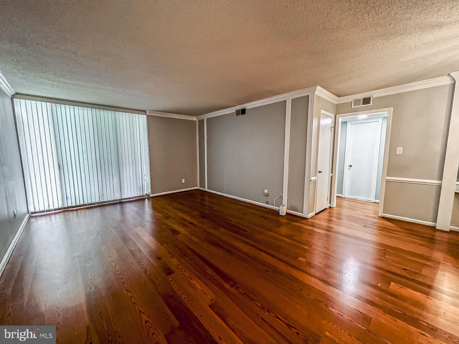 CHATEAUX CONDO - Residential Lease