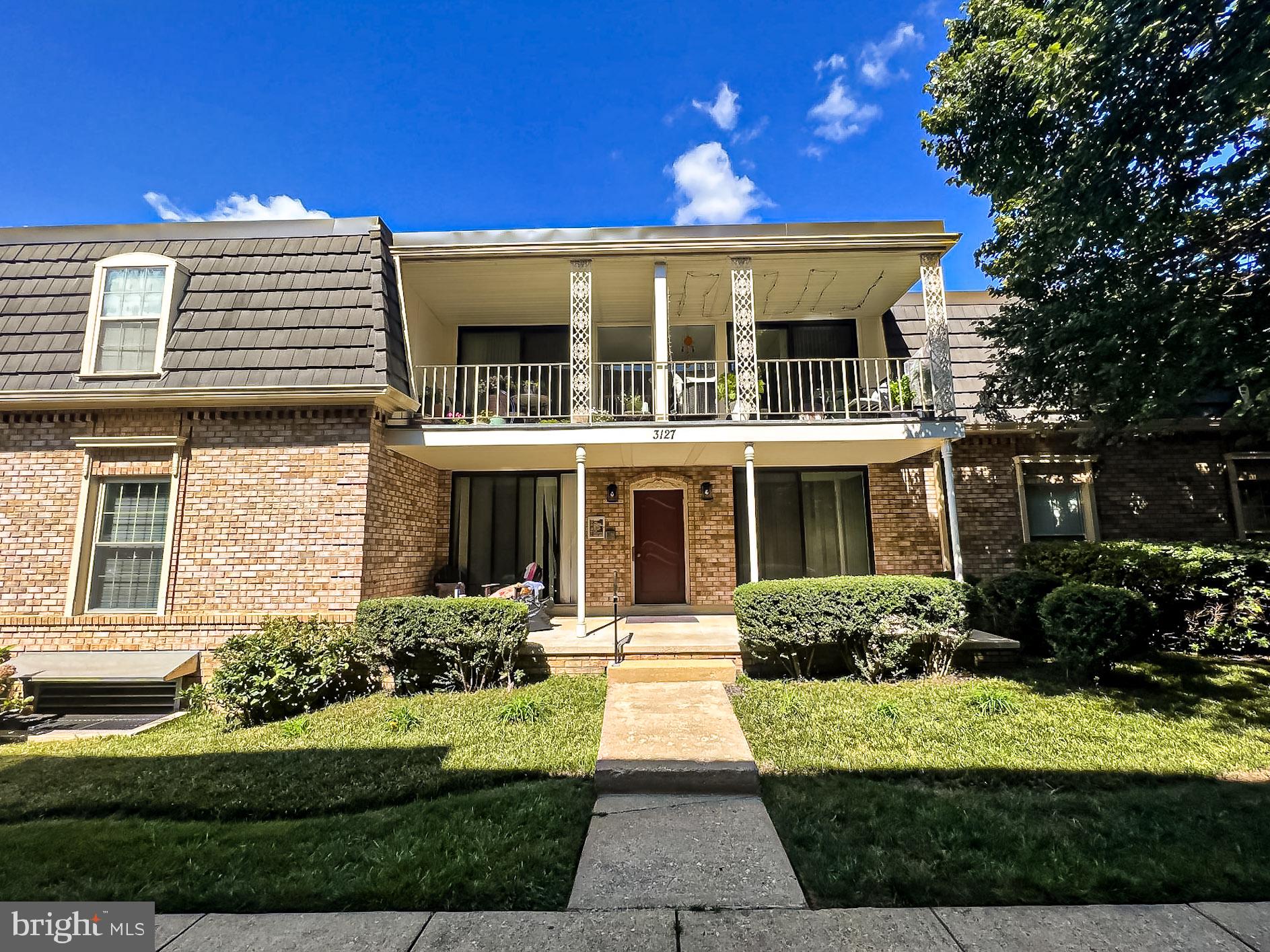 CHATEAUX CONDO - Residential Lease