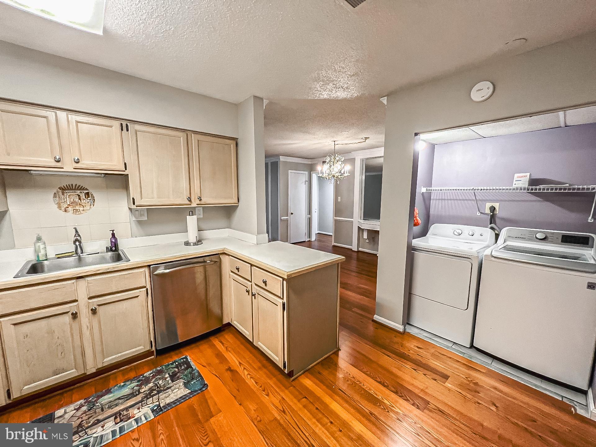 CHATEAUX CONDO - Residential Lease