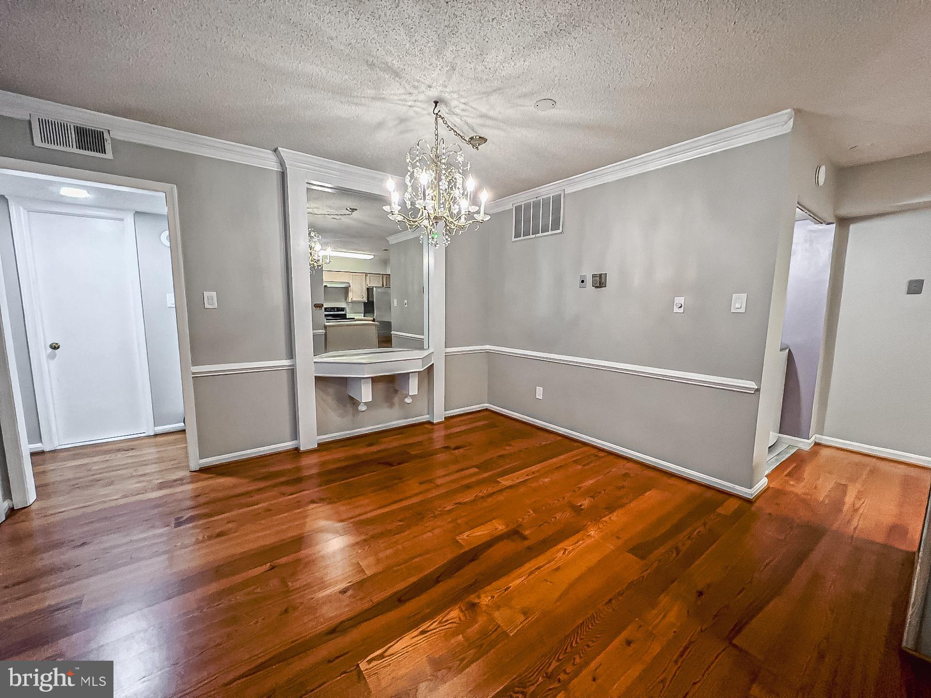 CHATEAUX CONDO - Residential Lease