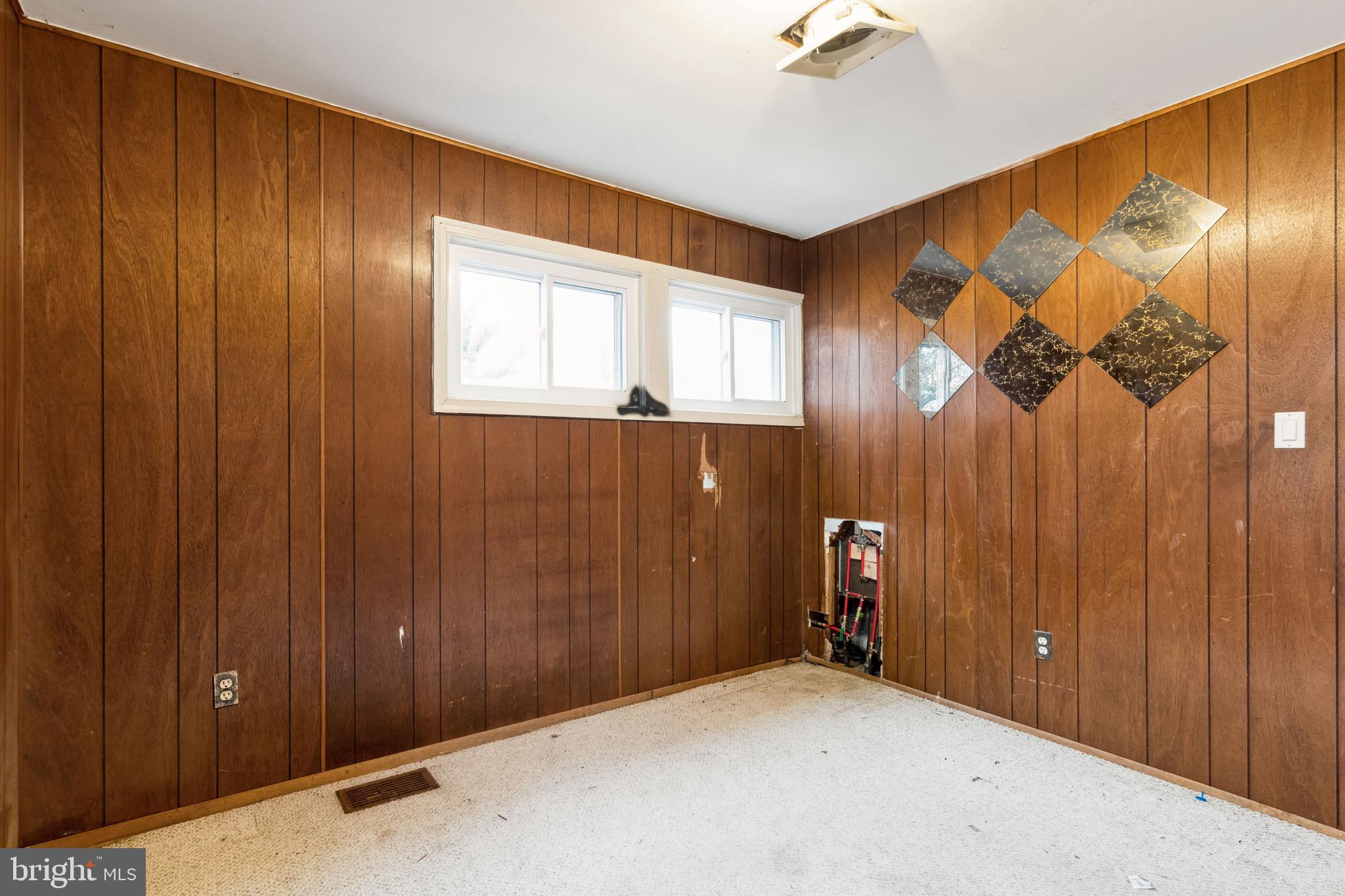 WASHINGTON SUBURBAN HOME - Residential