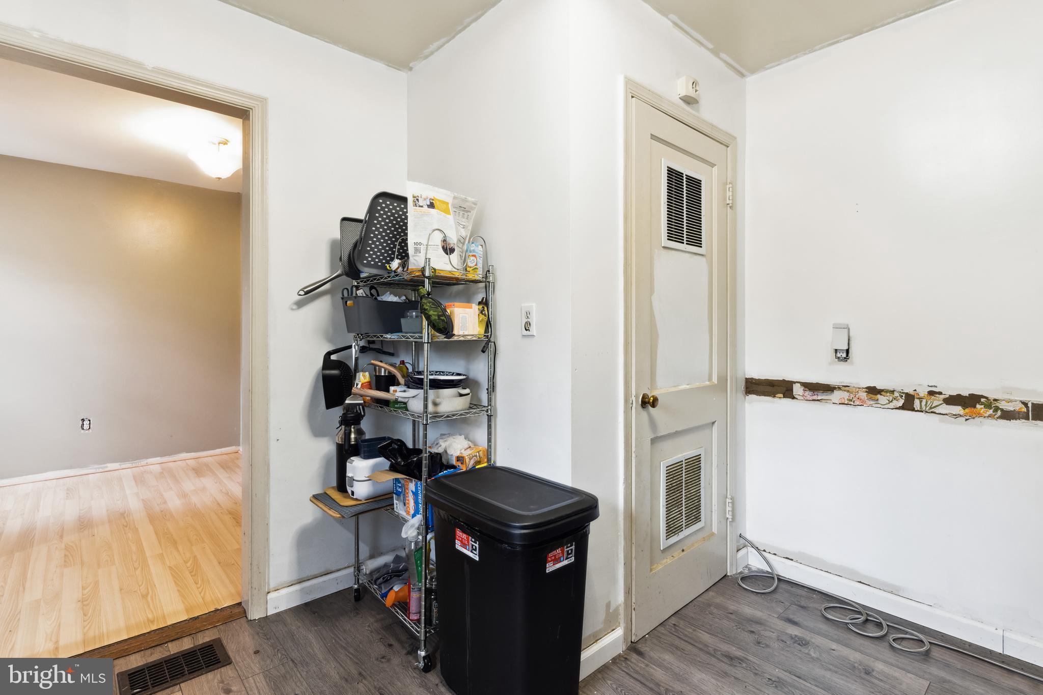 WASHINGTON SUBURBAN HOME - Residential