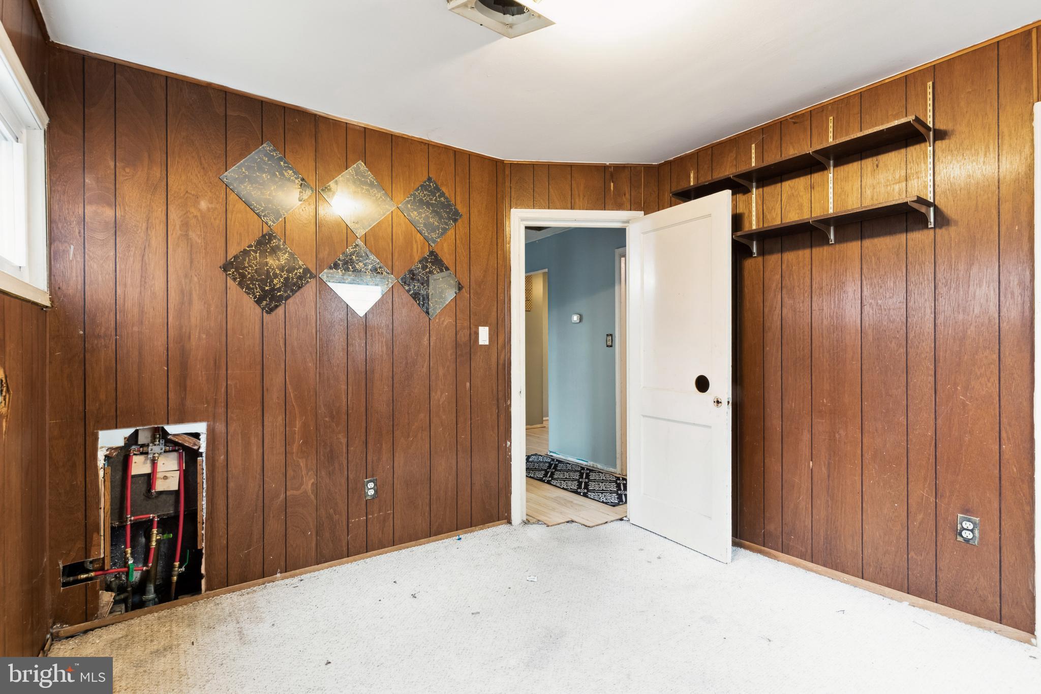 WASHINGTON SUBURBAN HOME - Residential