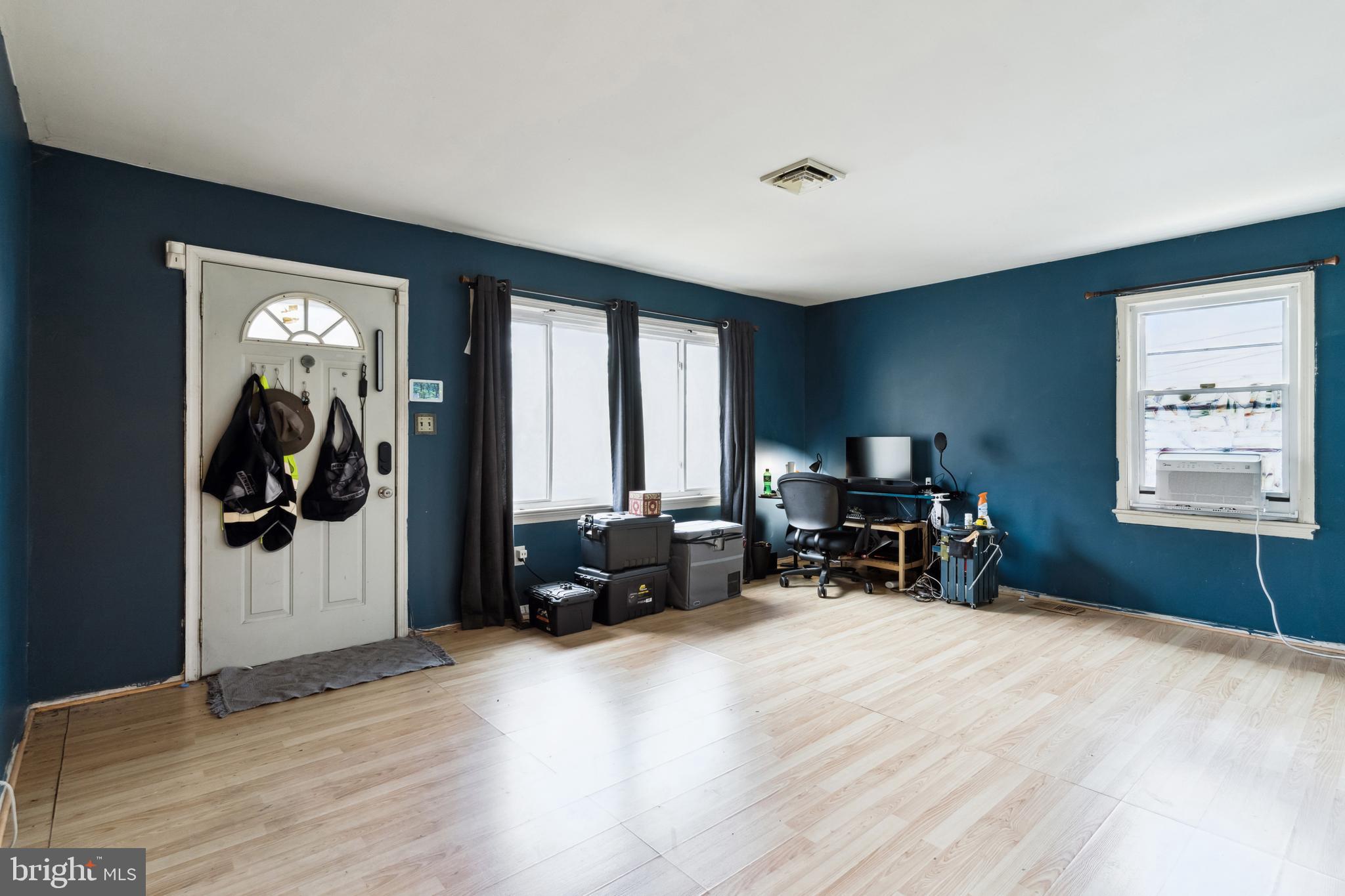 WASHINGTON SUBURBAN HOME - Residential