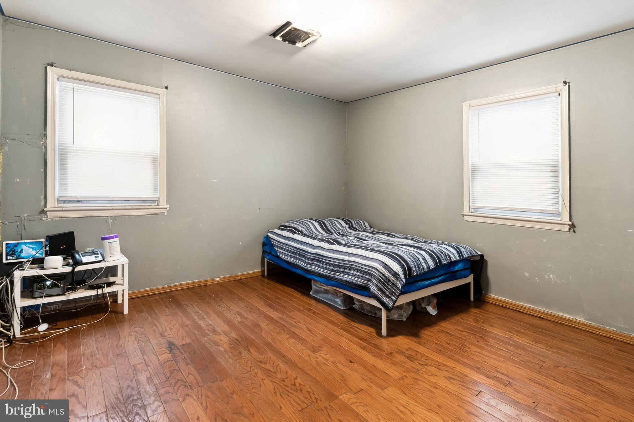 WASHINGTON SUBURBAN HOME - Residential