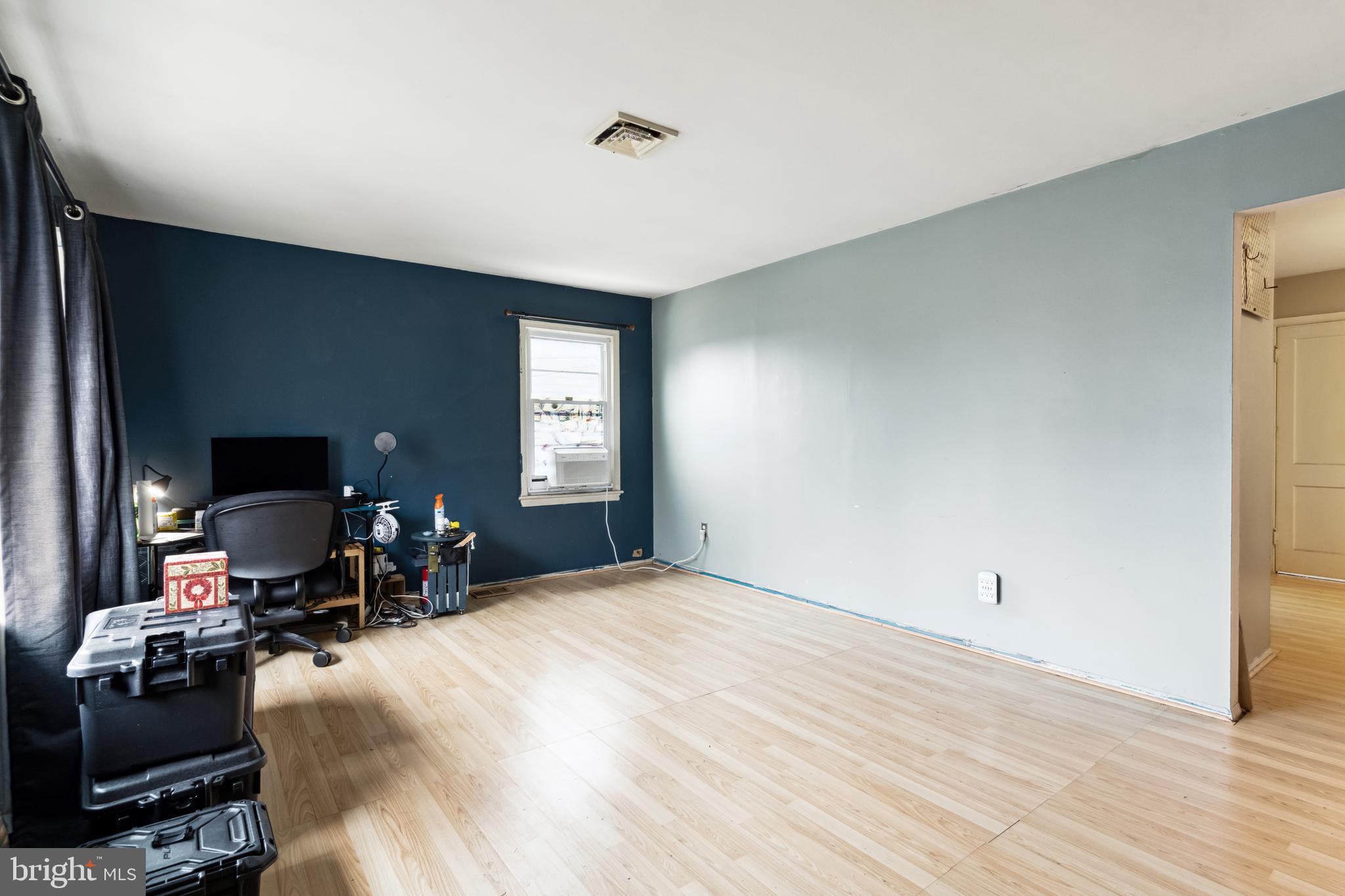 WASHINGTON SUBURBAN HOME - Residential