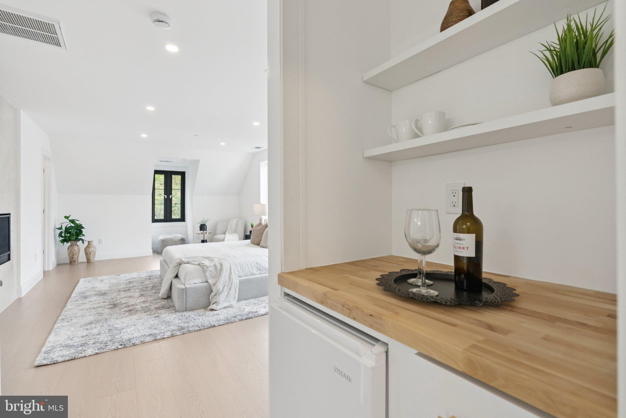 CHEVY CHASE VILLAGE - Residential