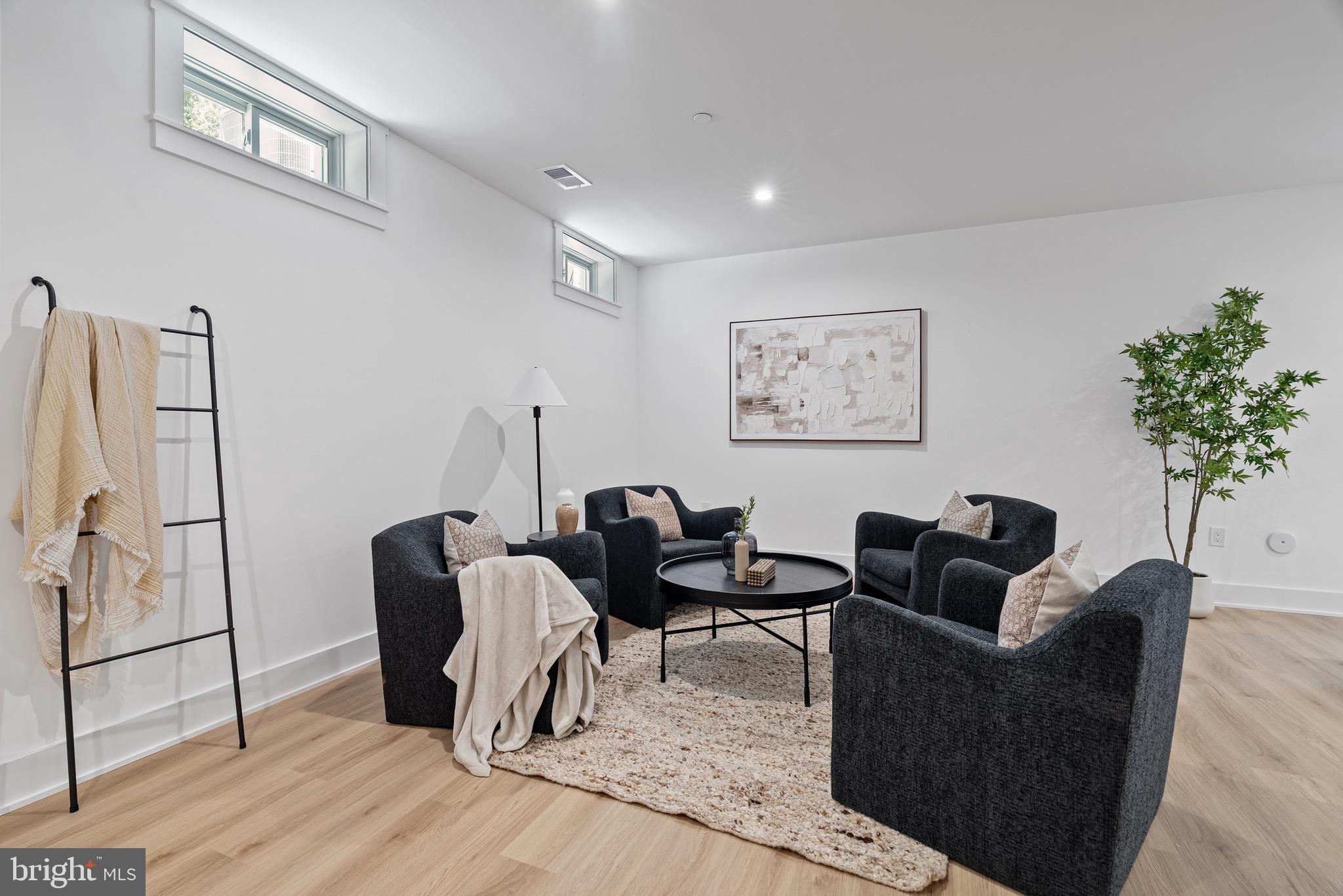 ALTA VISTA GARDENS - Residential