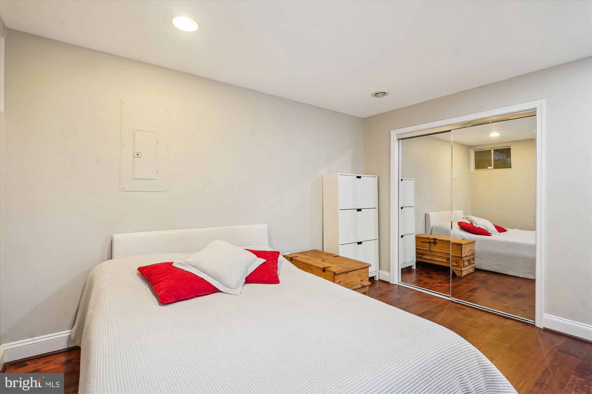 BARRISTER'S KEEPE - Residential