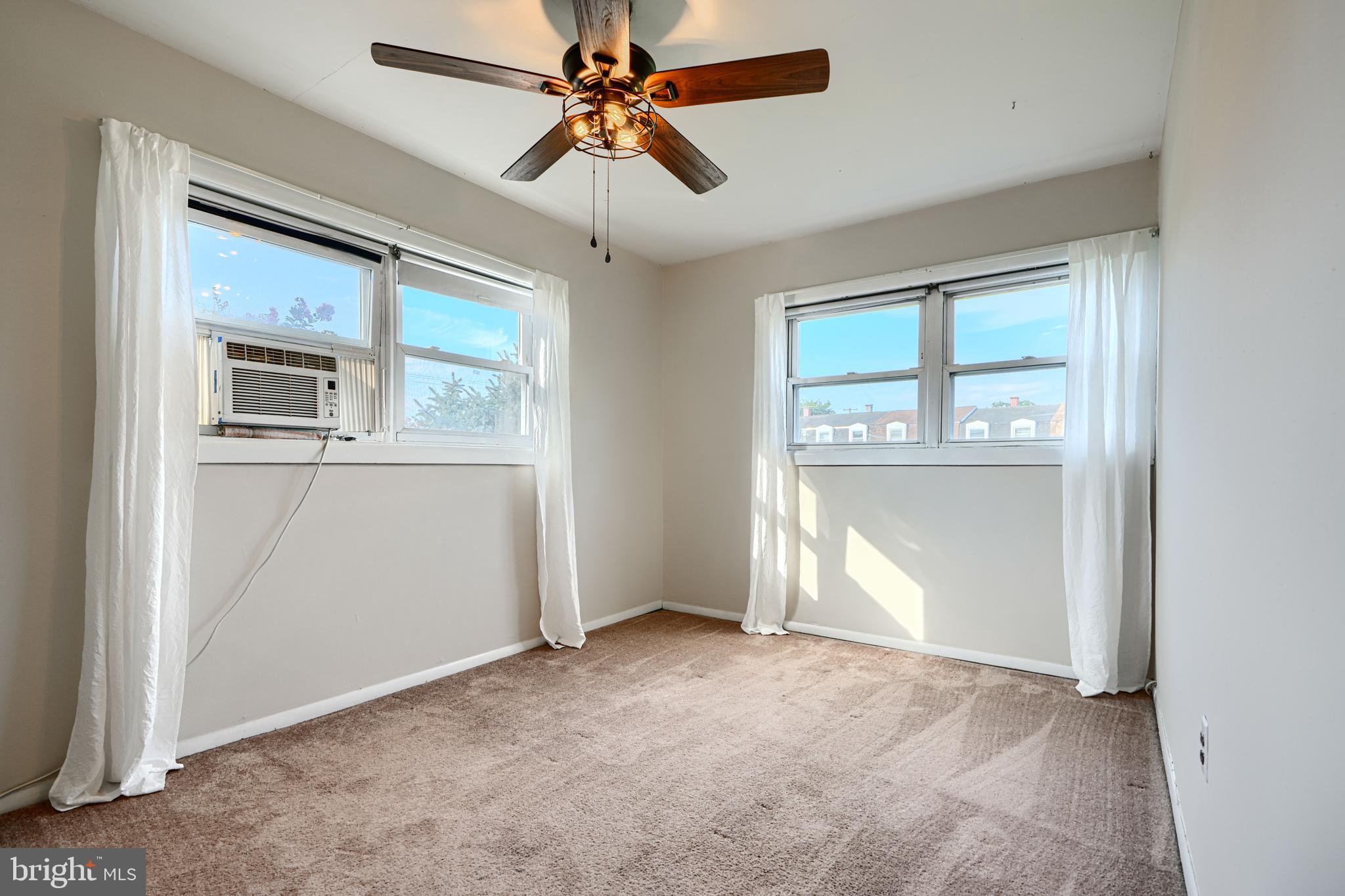 COUNTRY RIDGE - Residential