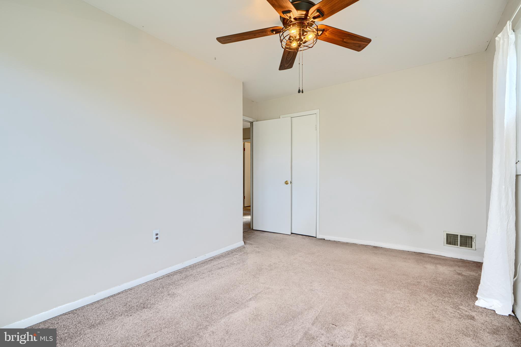 COUNTRY RIDGE - Residential