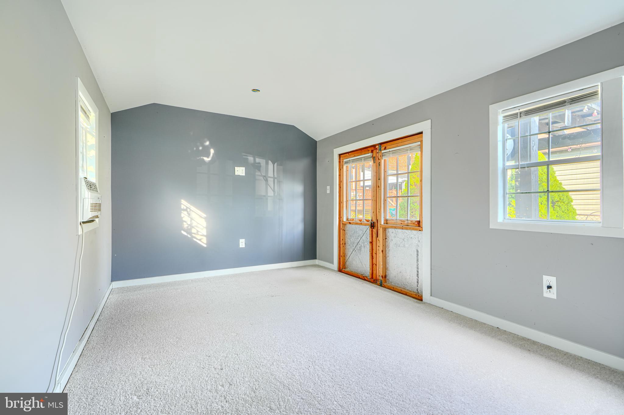 COUNTRY RIDGE - Residential