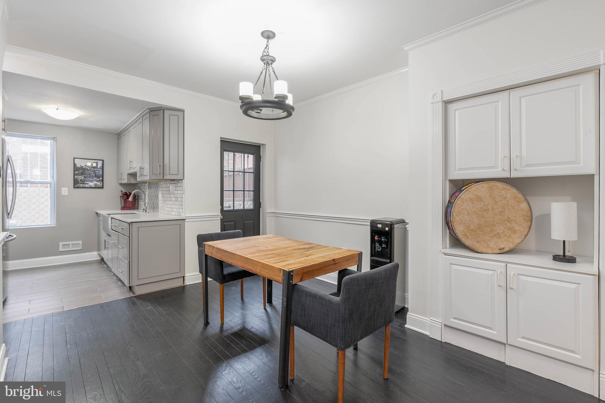 LOGAN SQUARE - Residential