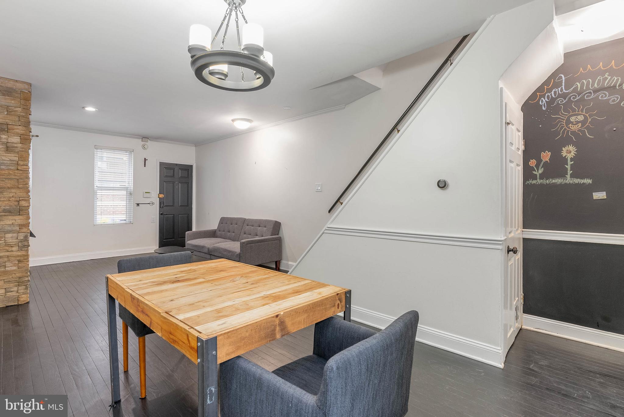 LOGAN SQUARE - Residential