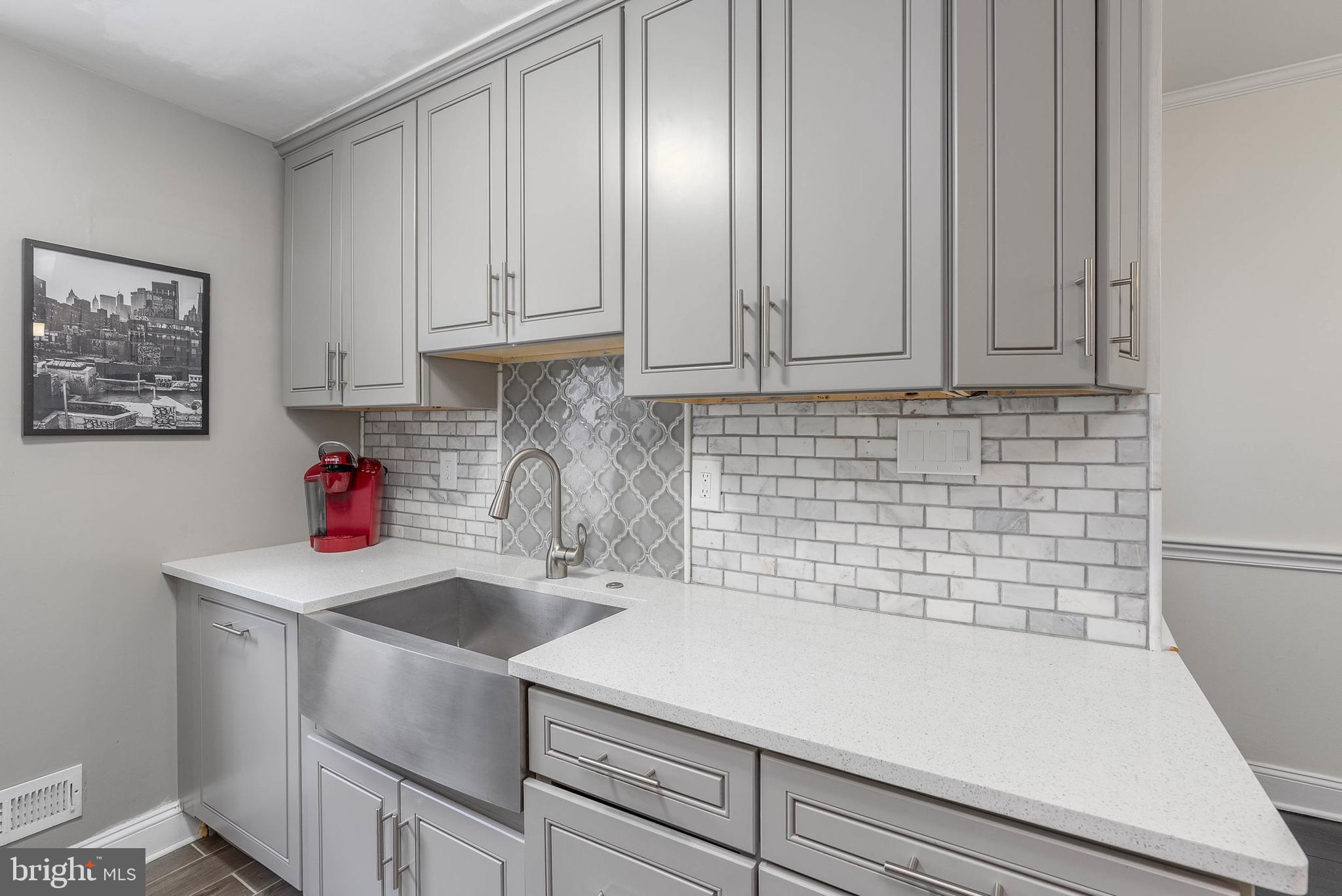 LOGAN SQUARE - Residential