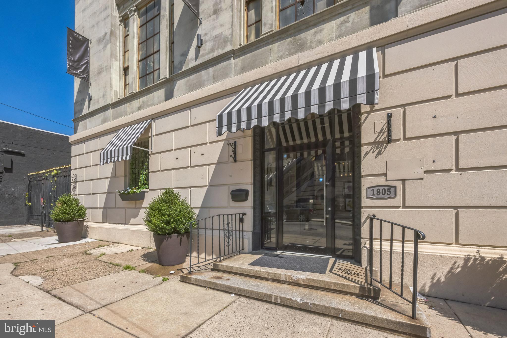 KENSINGTON - Commercial Sale