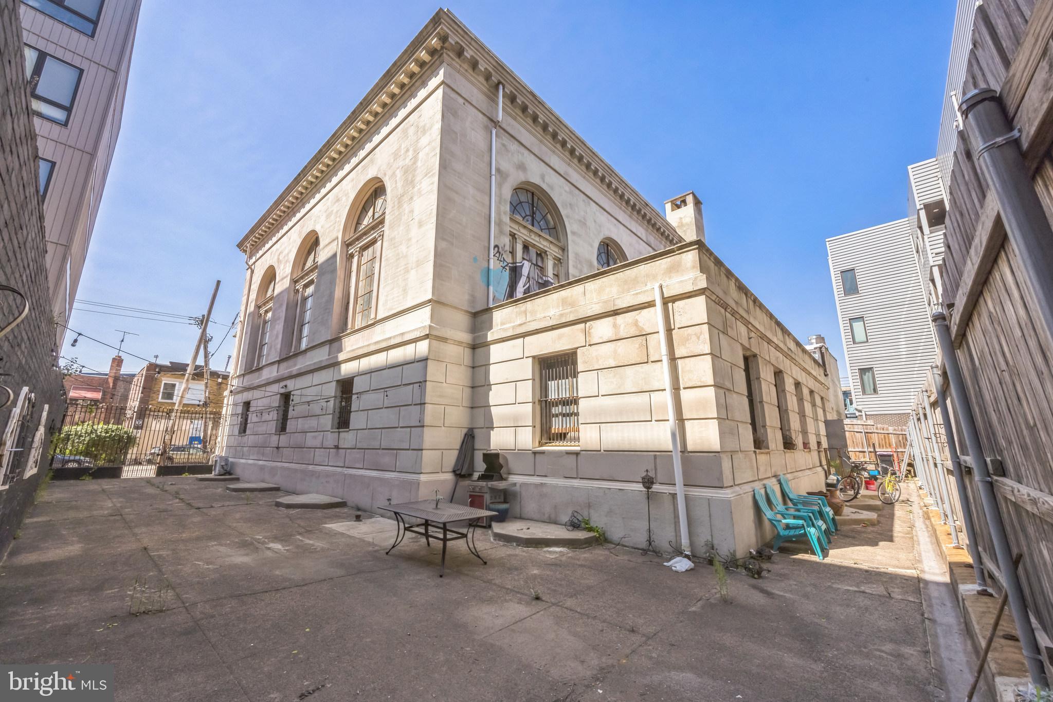 KENSINGTON - Commercial Sale