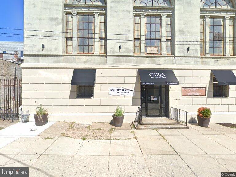 KENSINGTON - Commercial Sale