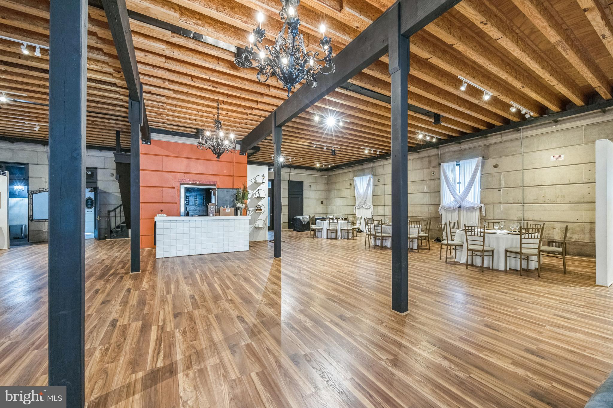 KENSINGTON - Commercial Sale
