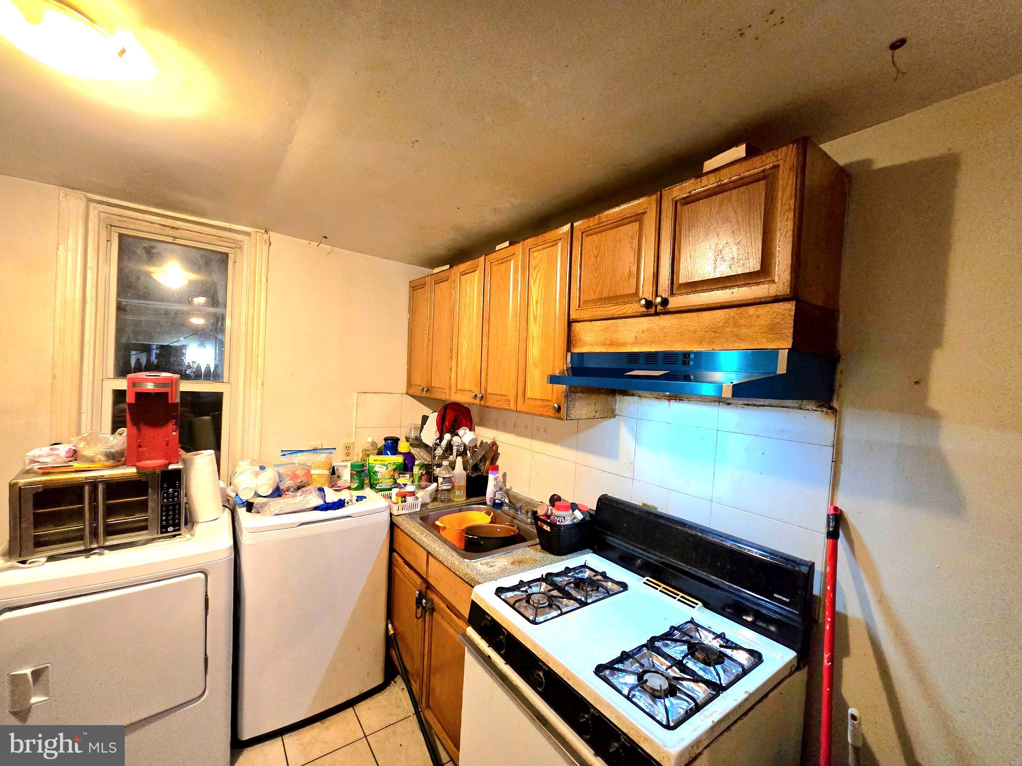 2549 S FAIRHILL STREET